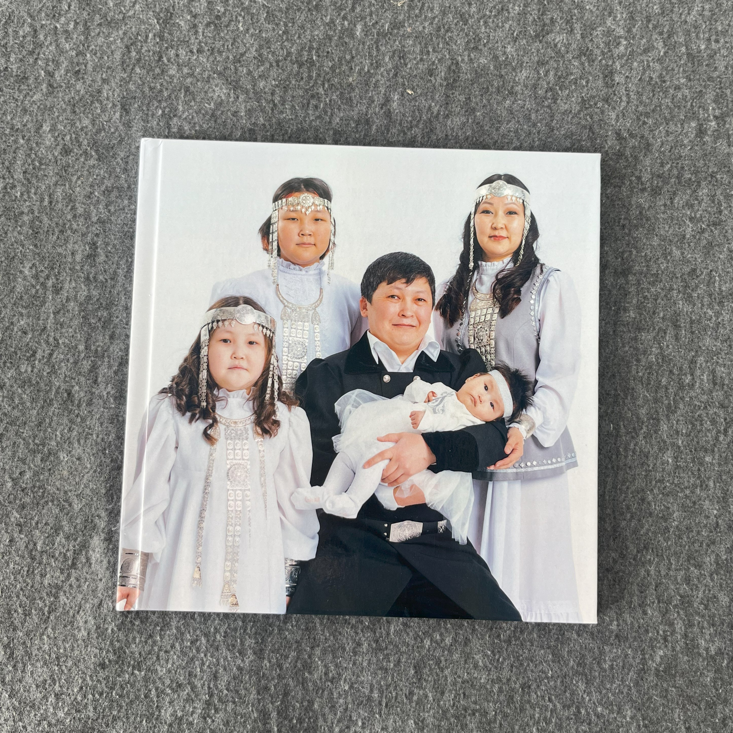 «Семейная коллекция» — Премиум 20×28 — 20 страниц. ФОТОГРАФ в Якутске Сардана Баишева