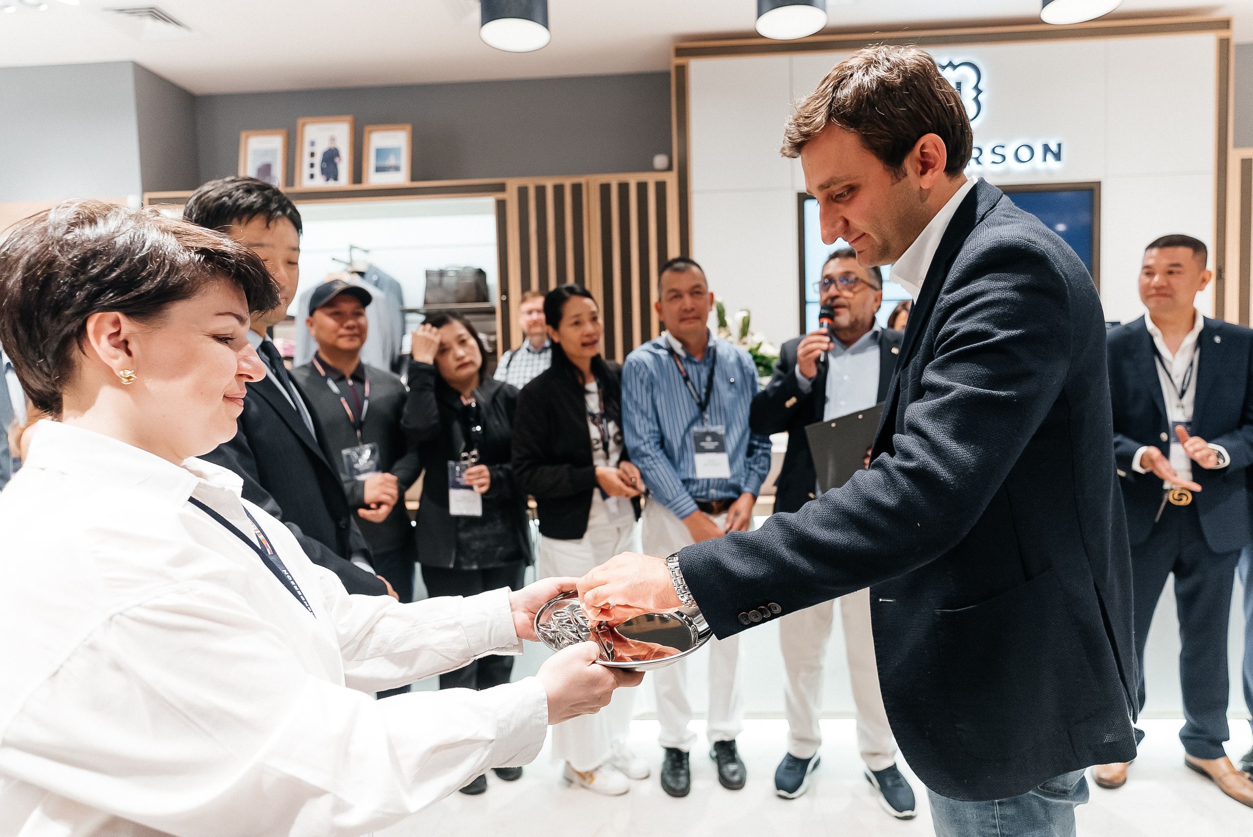 Henderson. Павел Краснов — Свадебный и репортажный фотограф в Москве