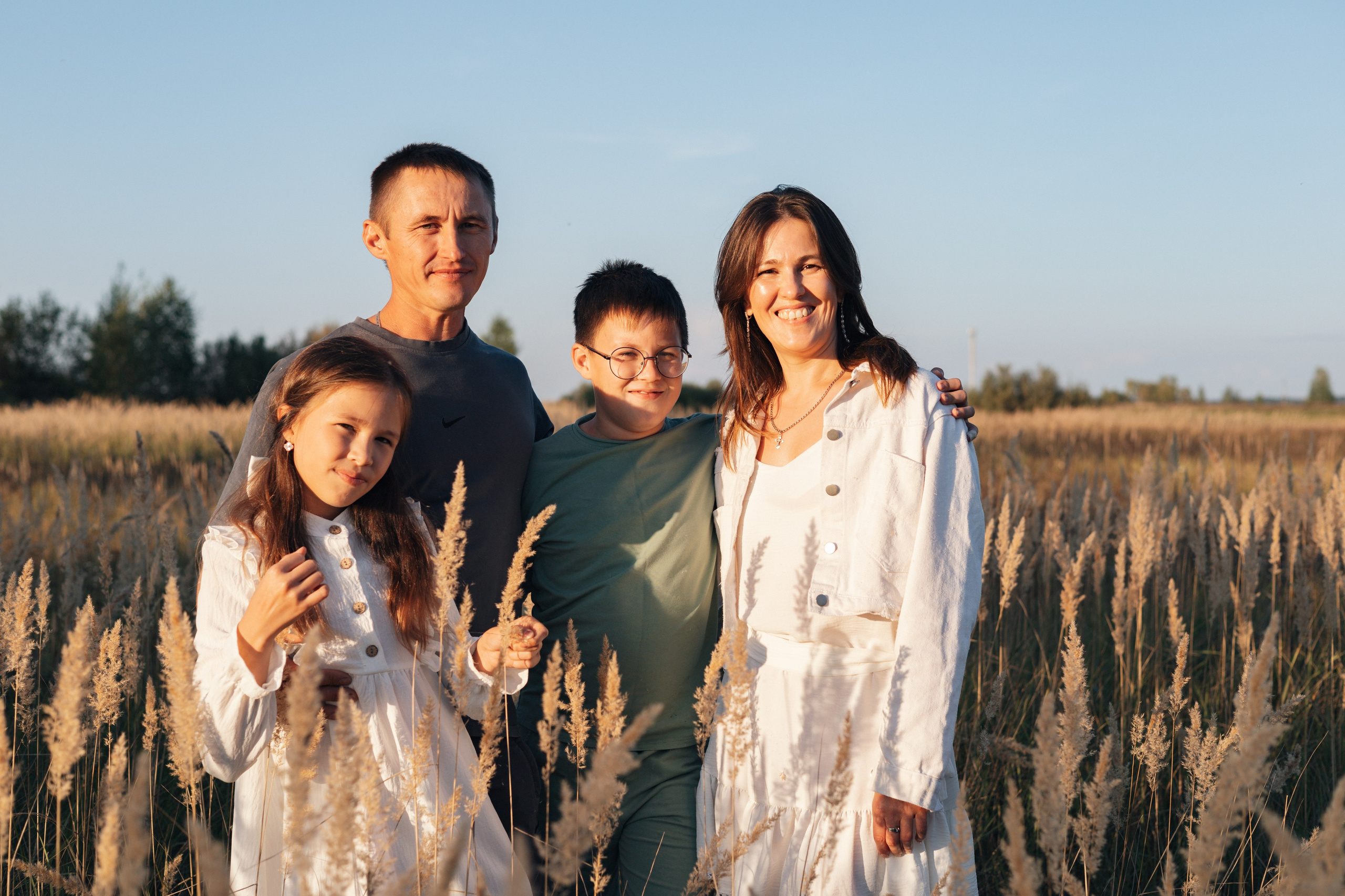 Юля, Илья, Полина, Сергей. Ваш фотограф