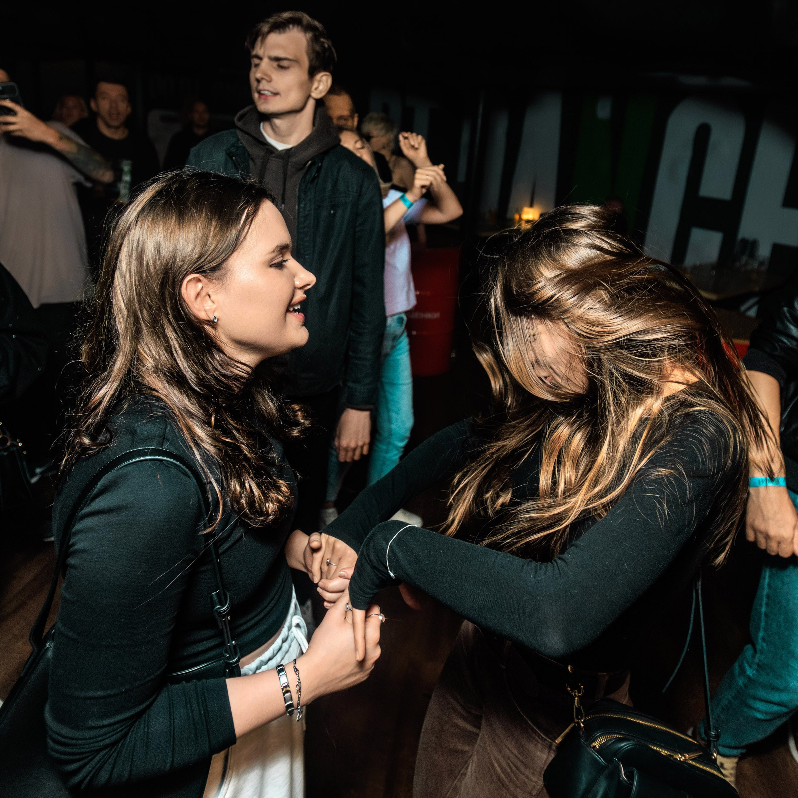30.08.25 Олдскулы. Репортажный фотограф Екатеринбург | Яркий, качественный репортаж | Концерты, клубы, репортаж, праздники, корпоративы