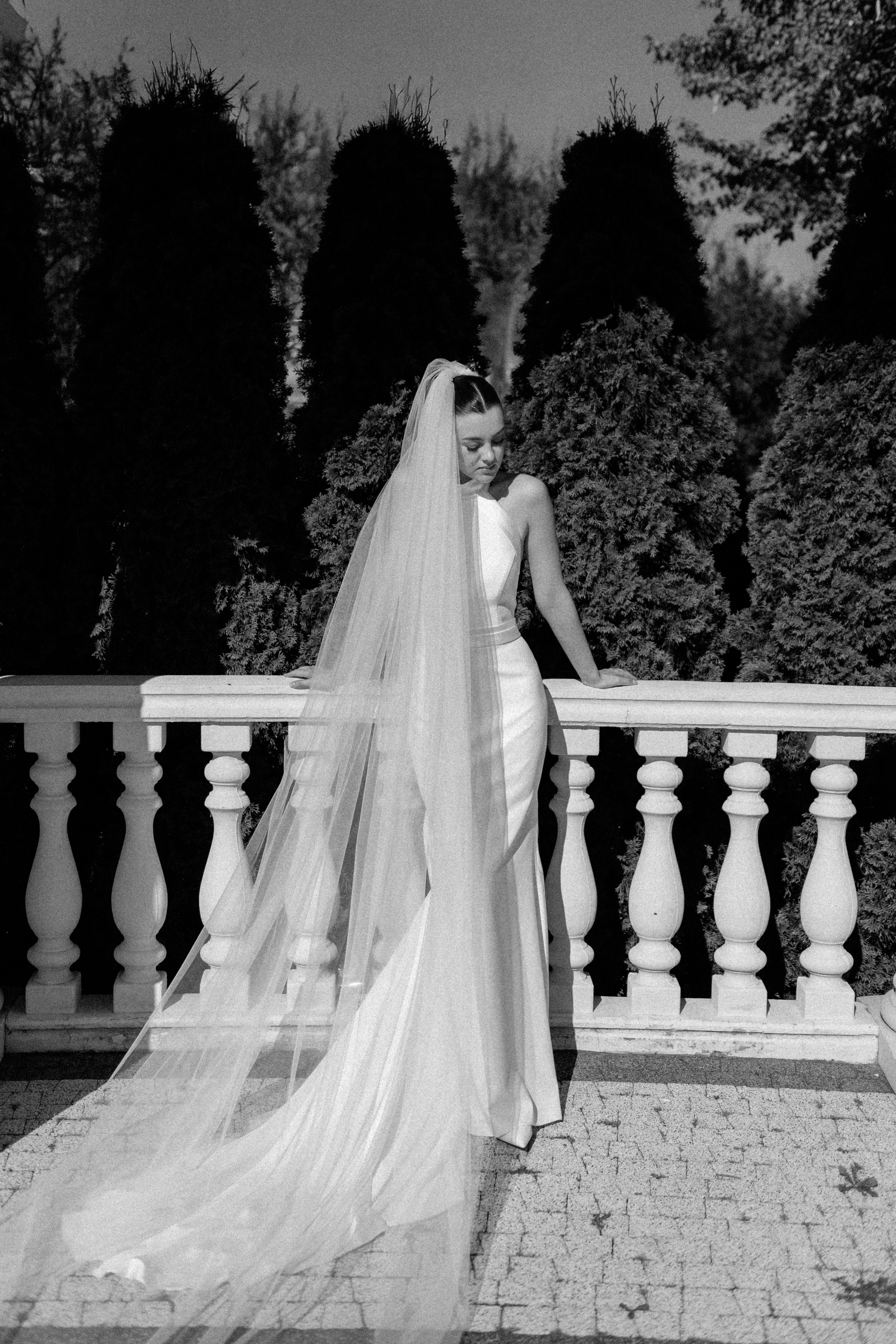 Wedding day in VERSAL PARK. Wedding PHOTOGRAPHER Andrew Vnukov