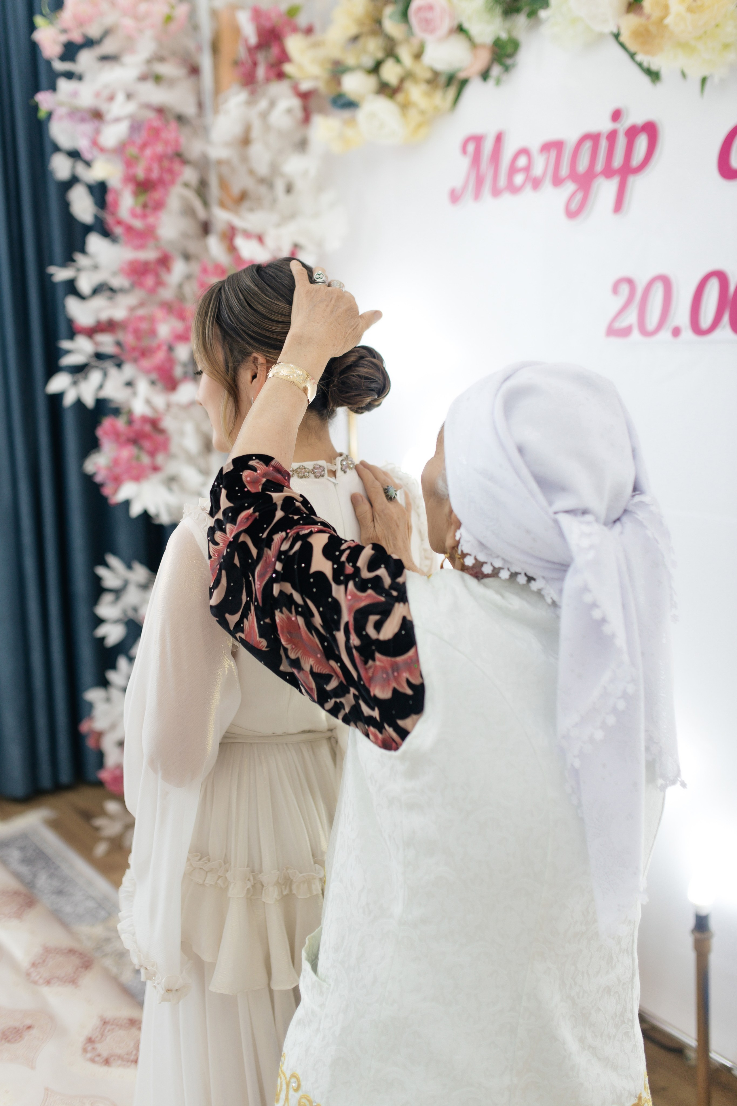 Moldir — syrğa salu. Wedding and Love story Photographer