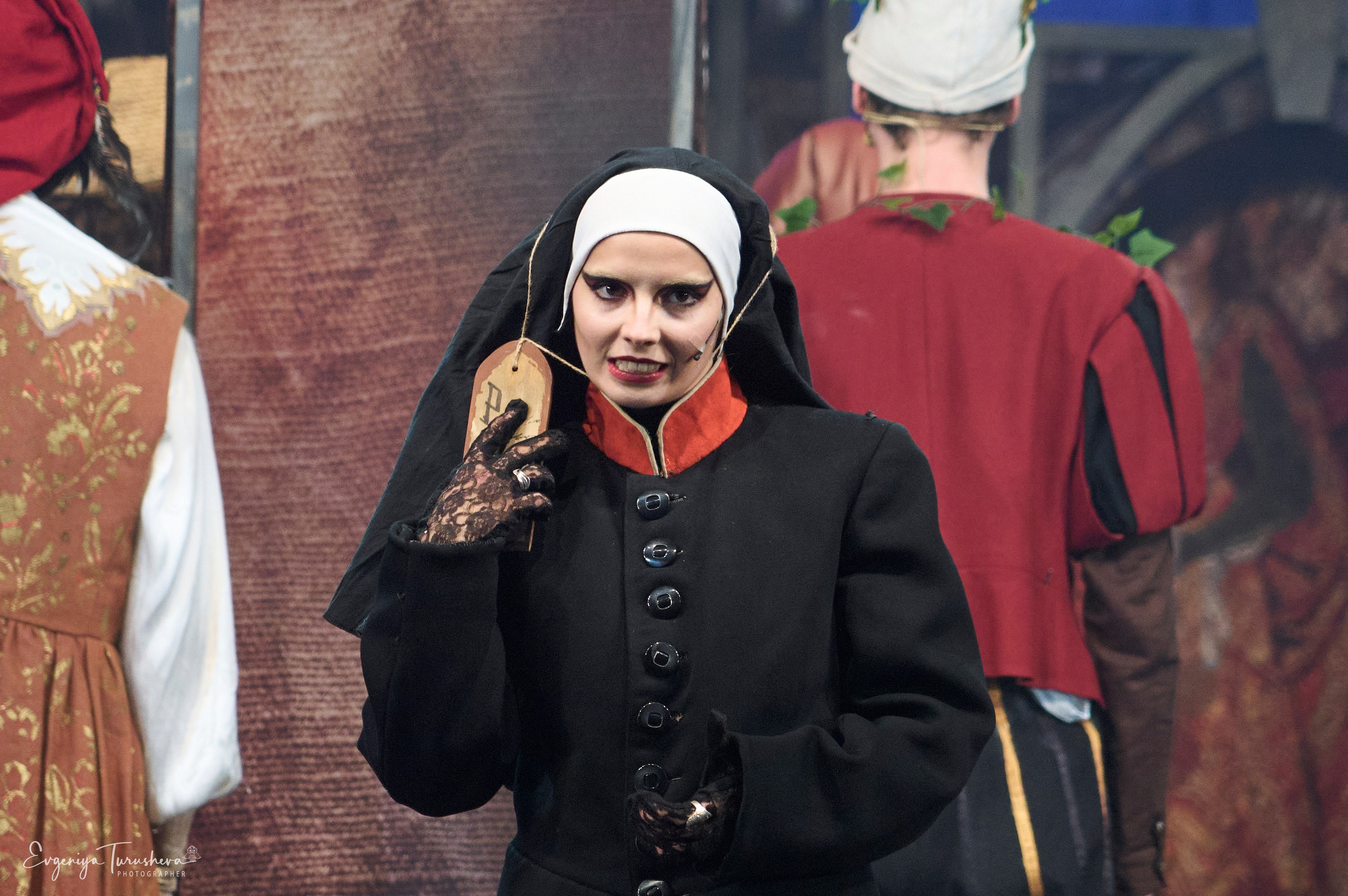 Дипломный спектакль «Пропуск в рай». Фотограф Евгения Турушева