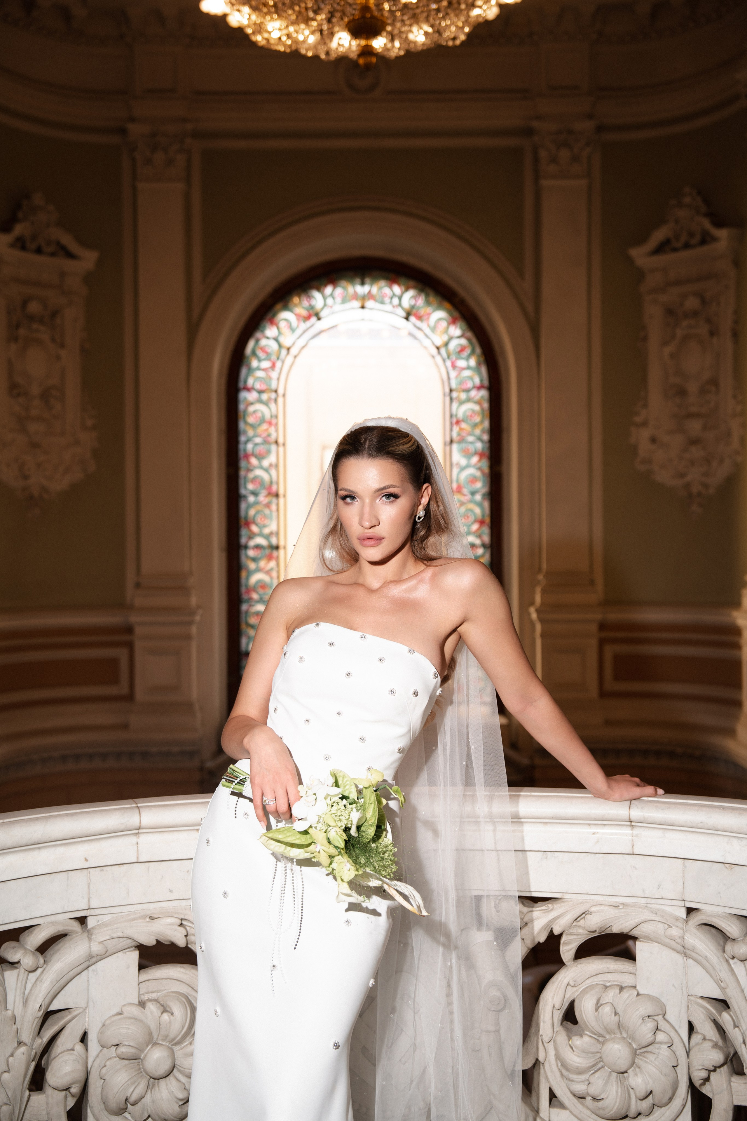 Виктория & Роман. Камерная городская свадьба в видовом ресторане в стиле современная классика. Свадебный фотограф организатор в Санкт-Петербурге Ассоль Опарина