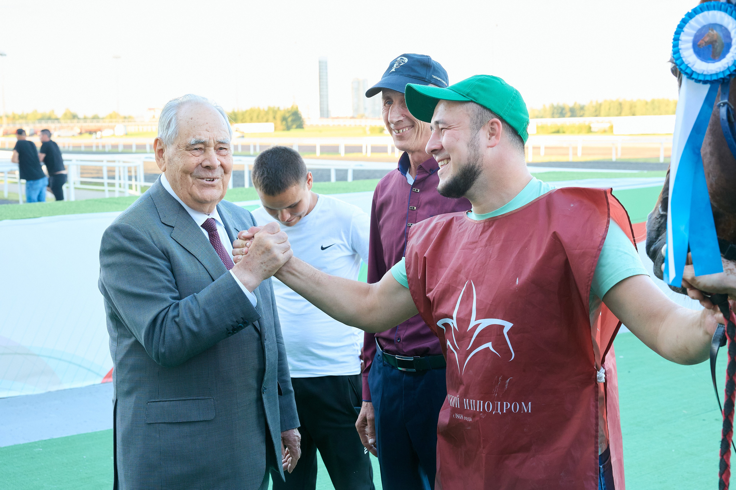 Казанский Ипподром. Соревнования. Мое имя Раиль. Я репортажный фотограф в Казани, так же мой любимый жанр — свадебный фотограф