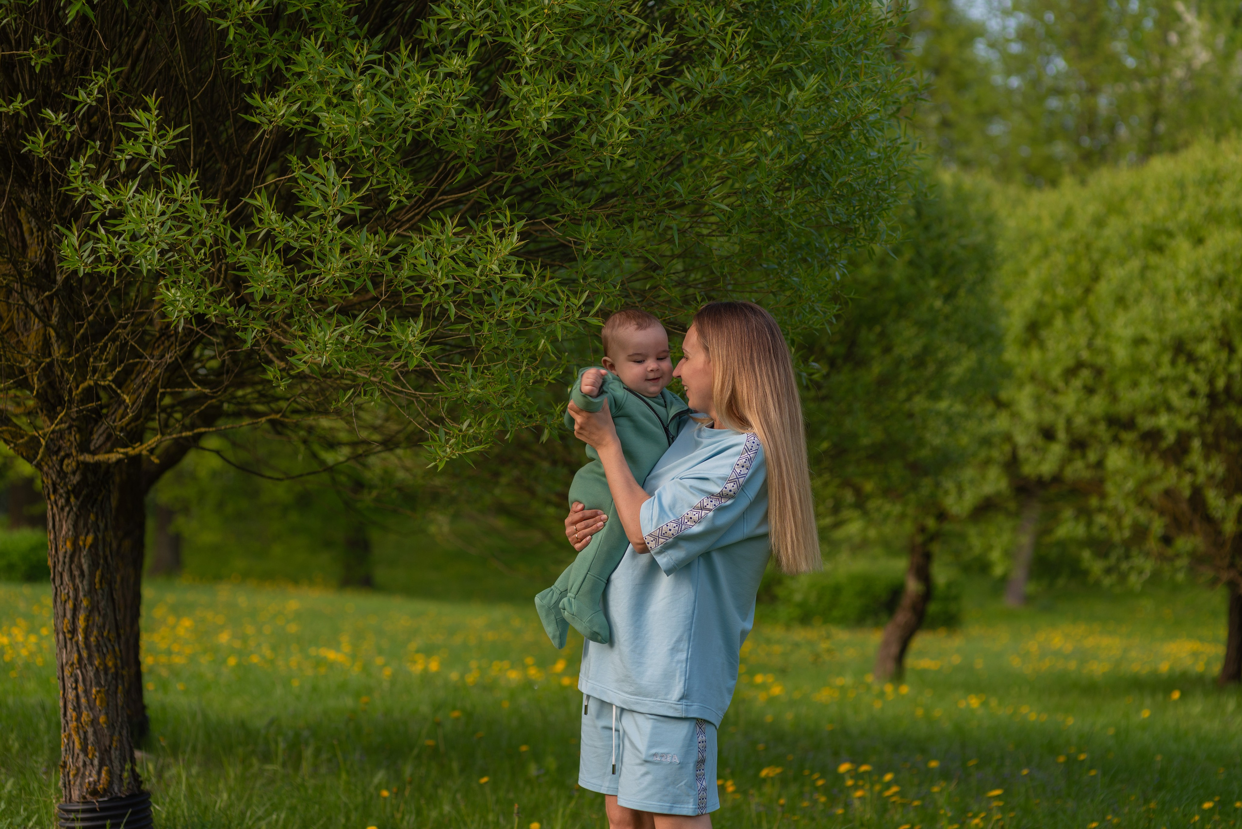 Семья в Лошицком парке. Фотограф Крещения и Венчания. Минск и другие города. Почтенная Наташа