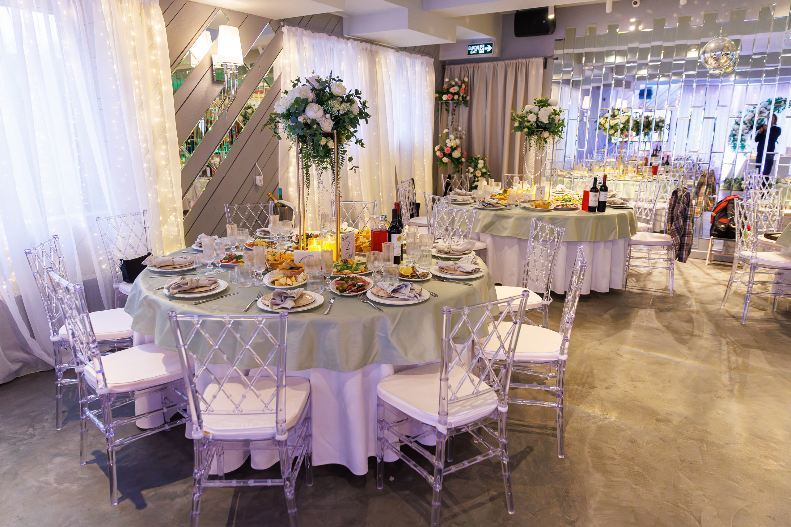 Свадебная фотосессия и сборы в гостинице Националь. Свадебный фотограф Москва и МО Сергей Киржаев