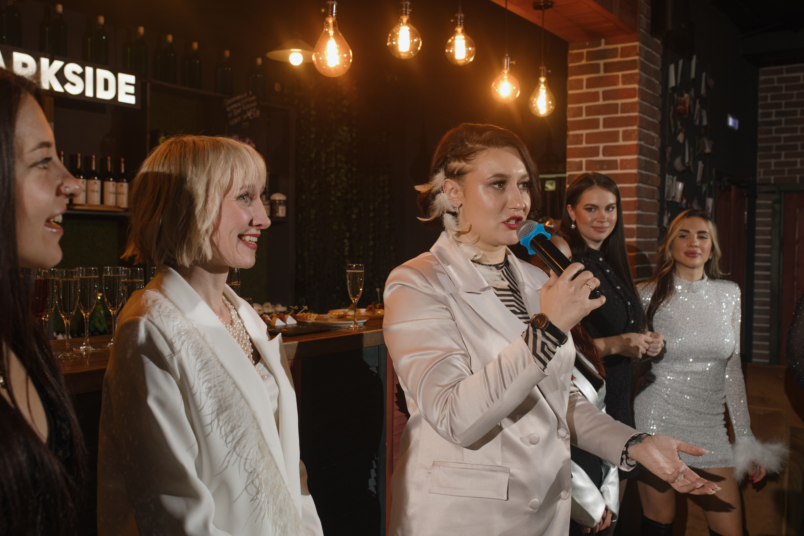 День рождения Томы — Let`s Talk Bar. Свадебный фотограф Екатеринбург/Челябинск — Любовь Волохова