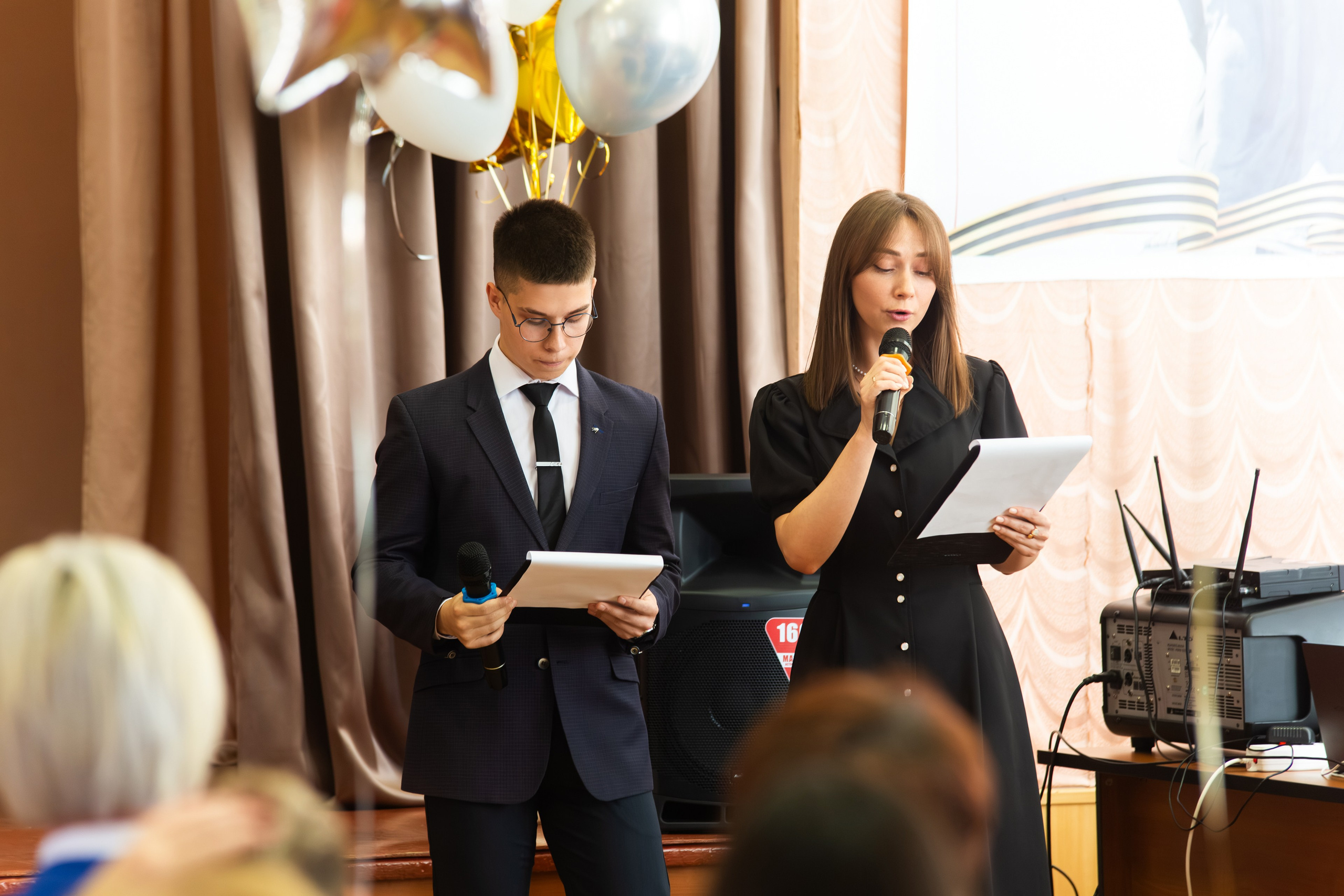 ВРУЧЕНИЕ ДИПЛОМОВ 2025 4 ШКОЛА Г.МЦЕНСК. Профессиональный фотограф в Мценске и Орловской области