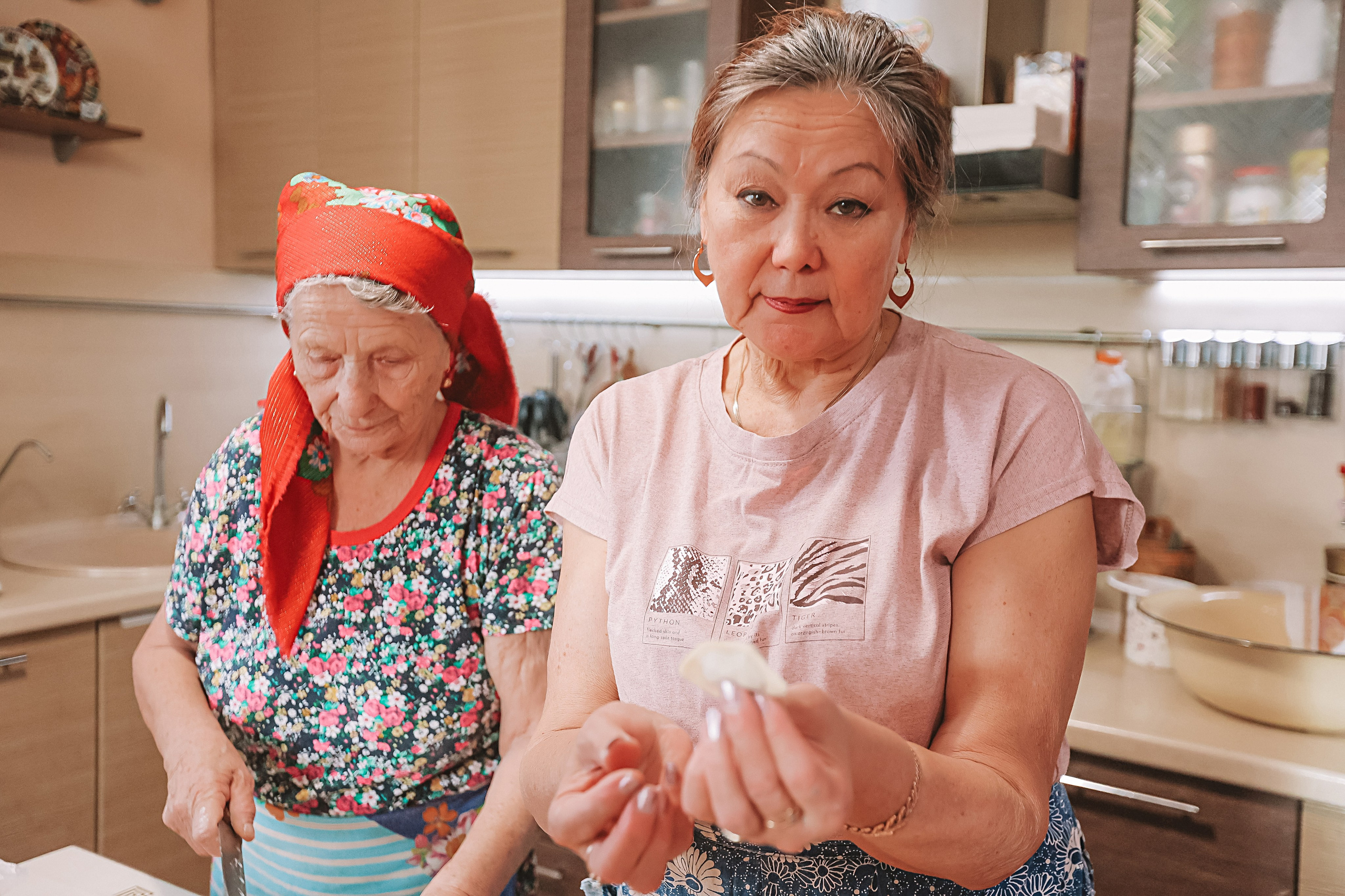 Большая семья репортаж. Семейный фотограф Тюмень, фотограф на роды Салмина Мария