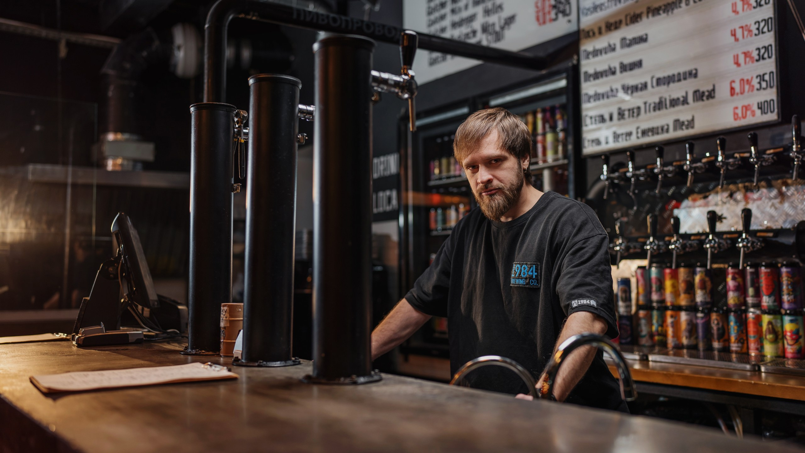 Бармены Омска. Фотограф Михаил Бурдель. Индустриальная, коммерческая и рекламная фотография