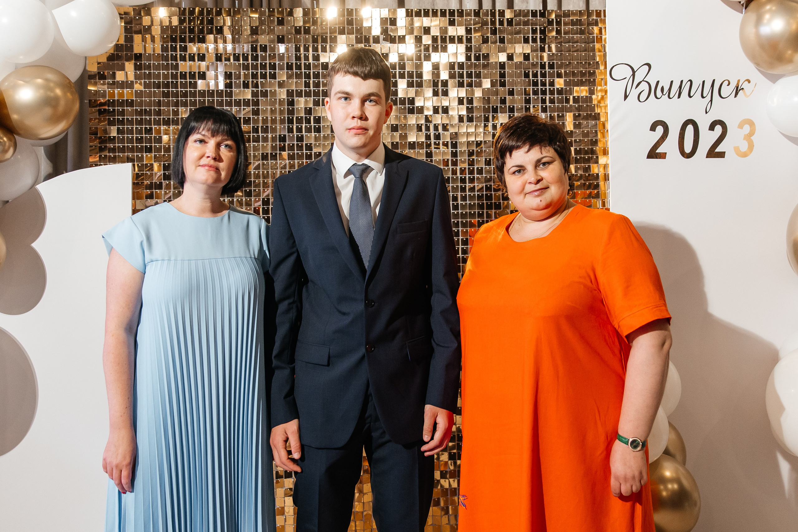 2023-06-23 Выпускной МБОУ СОШ № 10. Фотограф в Красноярске