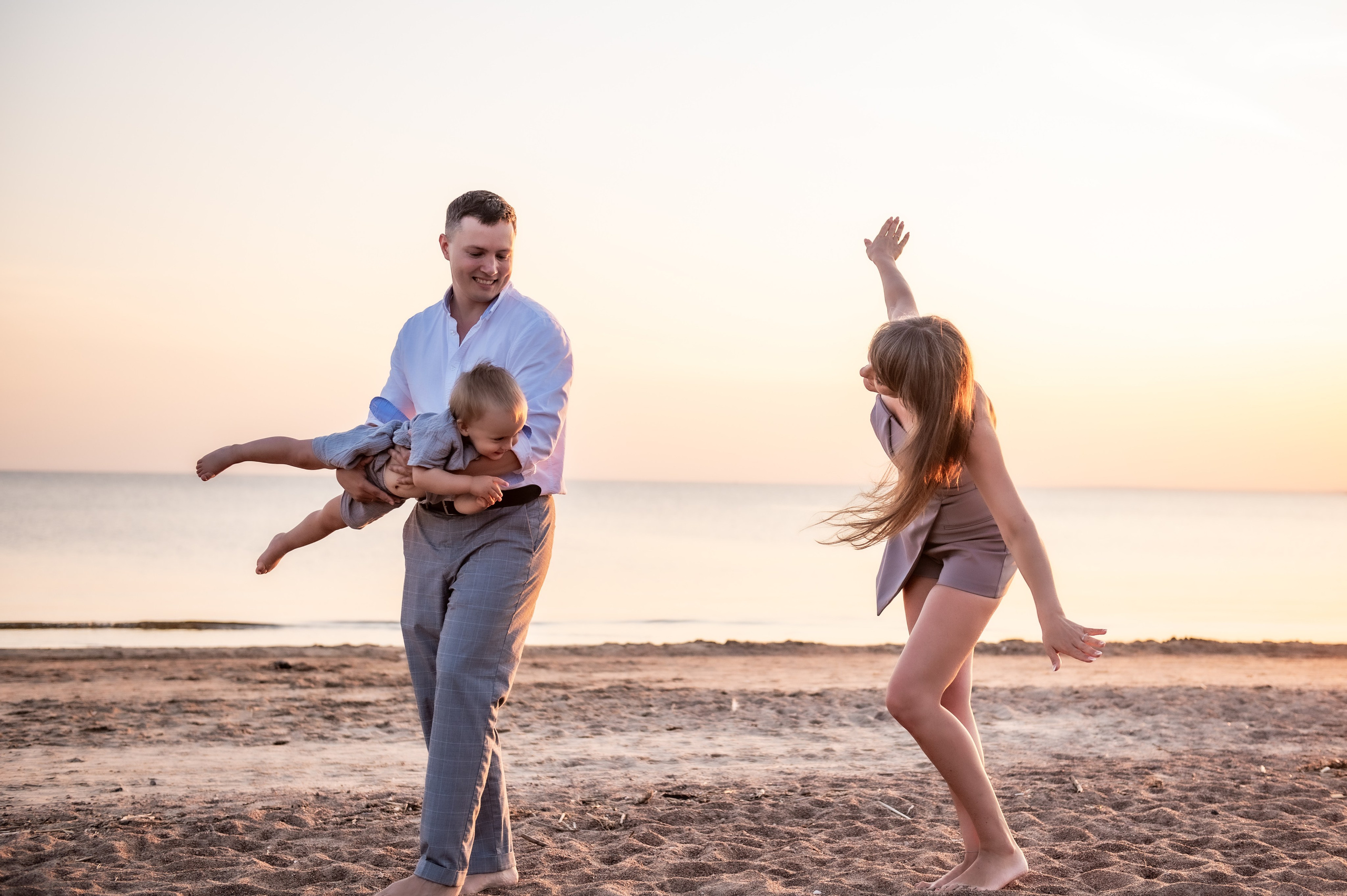 Семейная съемка на пляже. Свадебный и семейный фотограф в Санкт-Петербурге — Мария Черепанова