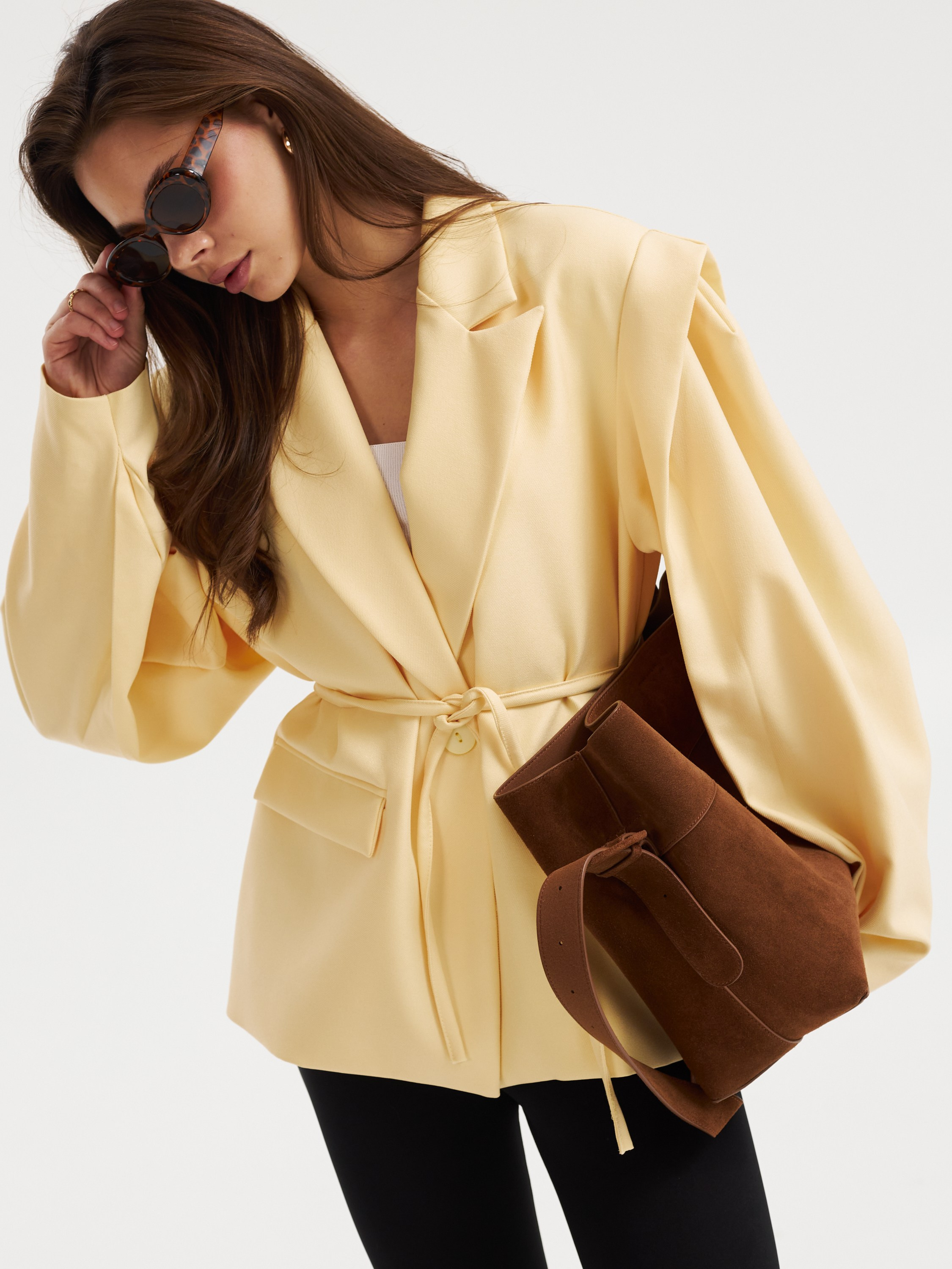 Фотосъемка костюмов брюк Екатеринбург для Wildberries ВБ Ozon Озон фотосессия одежды Екб заказать цена товара для маркетплейс пиджаки. Фотограф Екатеринбург Анастасия Жерновская | Маркетплейсы и нейрофото