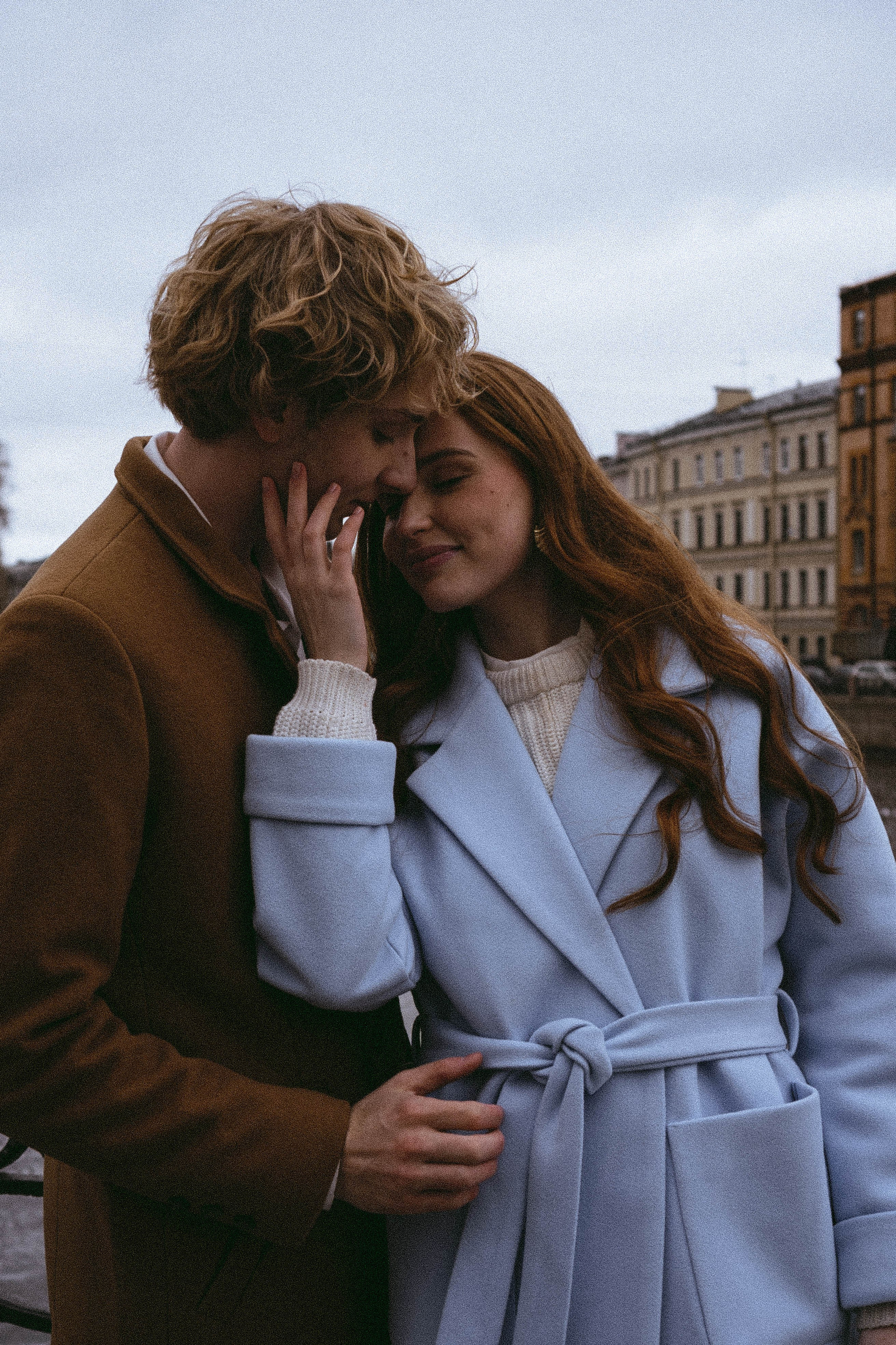 СВАДЕБНАЯ СЬЕМКА В ОТЕЛЕ. СБОРЫ ЖЕНИХА И НЕВЕСТЫ И ТАКЖЕ ТОР И ПОДГОТОВКА К ПРОГУЛКЕ И ПРОГУЛКА ПО ПЕТРОГРАДКЕ. Профессиональный фотограф, Санкт-Петербург — Виктория Богомолова