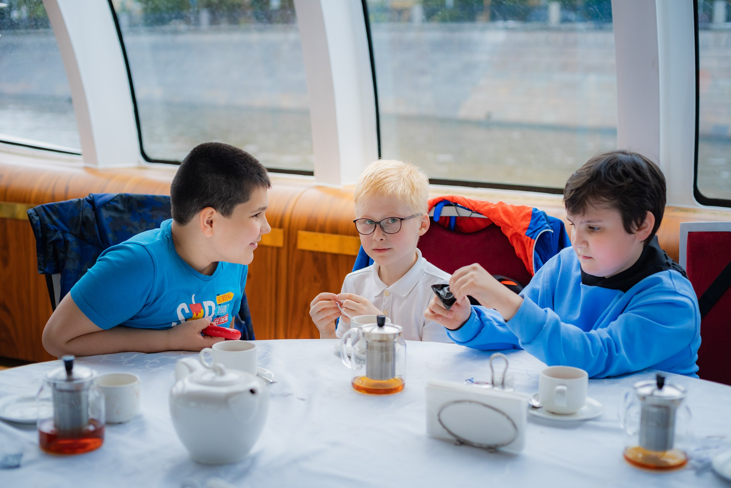 Выпускной на теплоходе. 4 класс