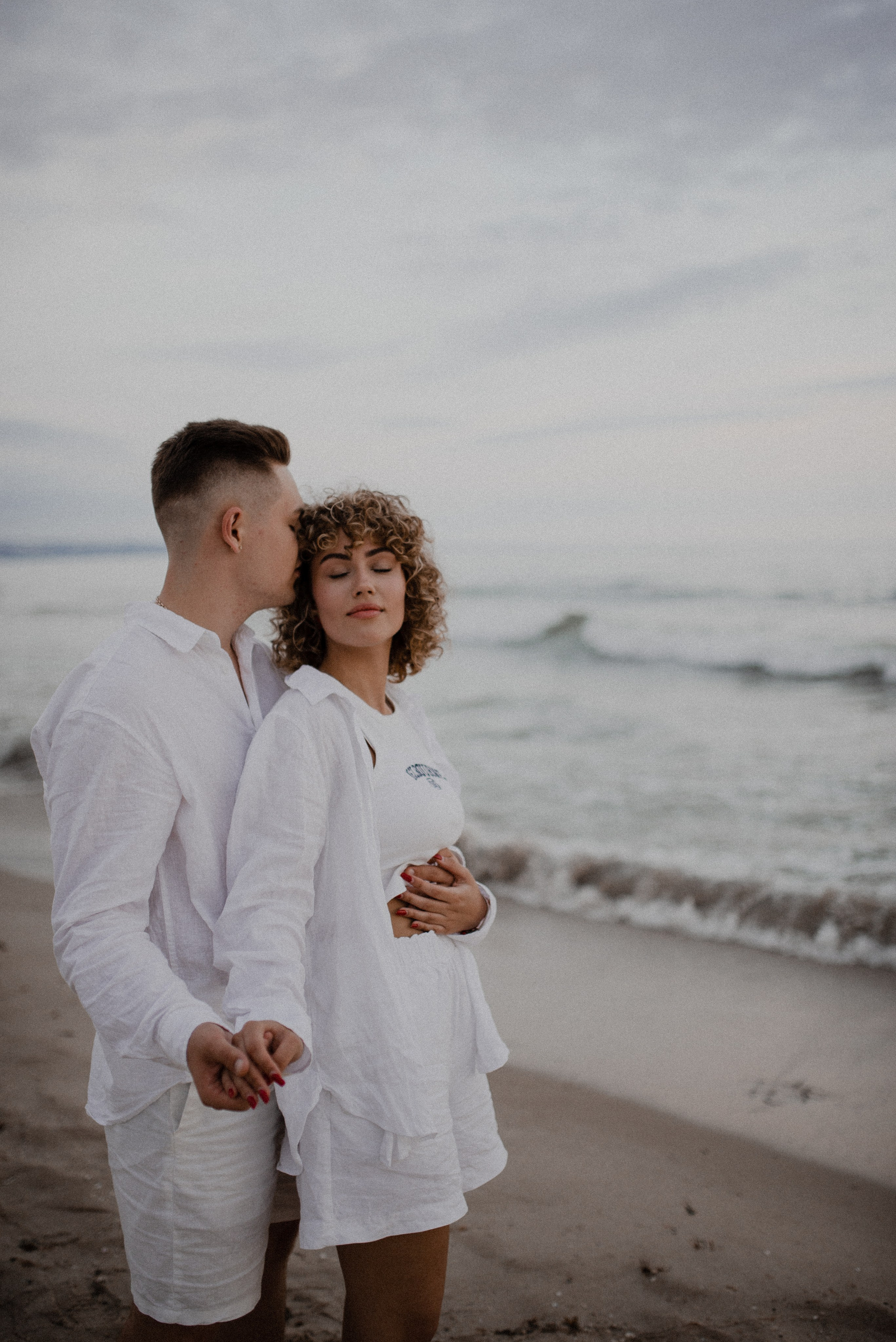 Фотосессия лавстори у моря Калининград. Семейная фотосессия Бутово Москва фотограф Алина Морщагина