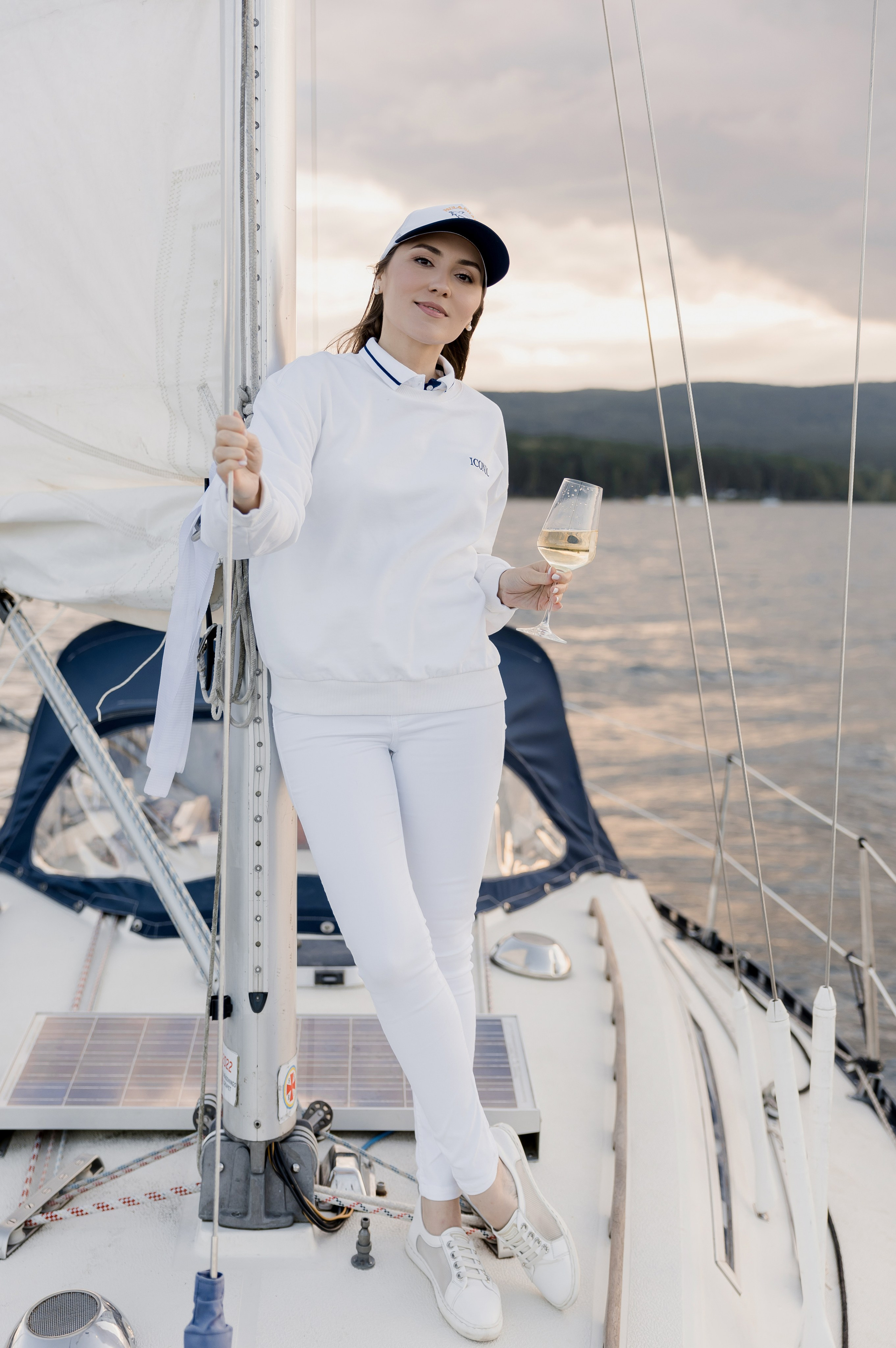 Анастасия, съёмка на яхте. Свадебный и портретный фотограф в Миассе Филиппенко Дарья