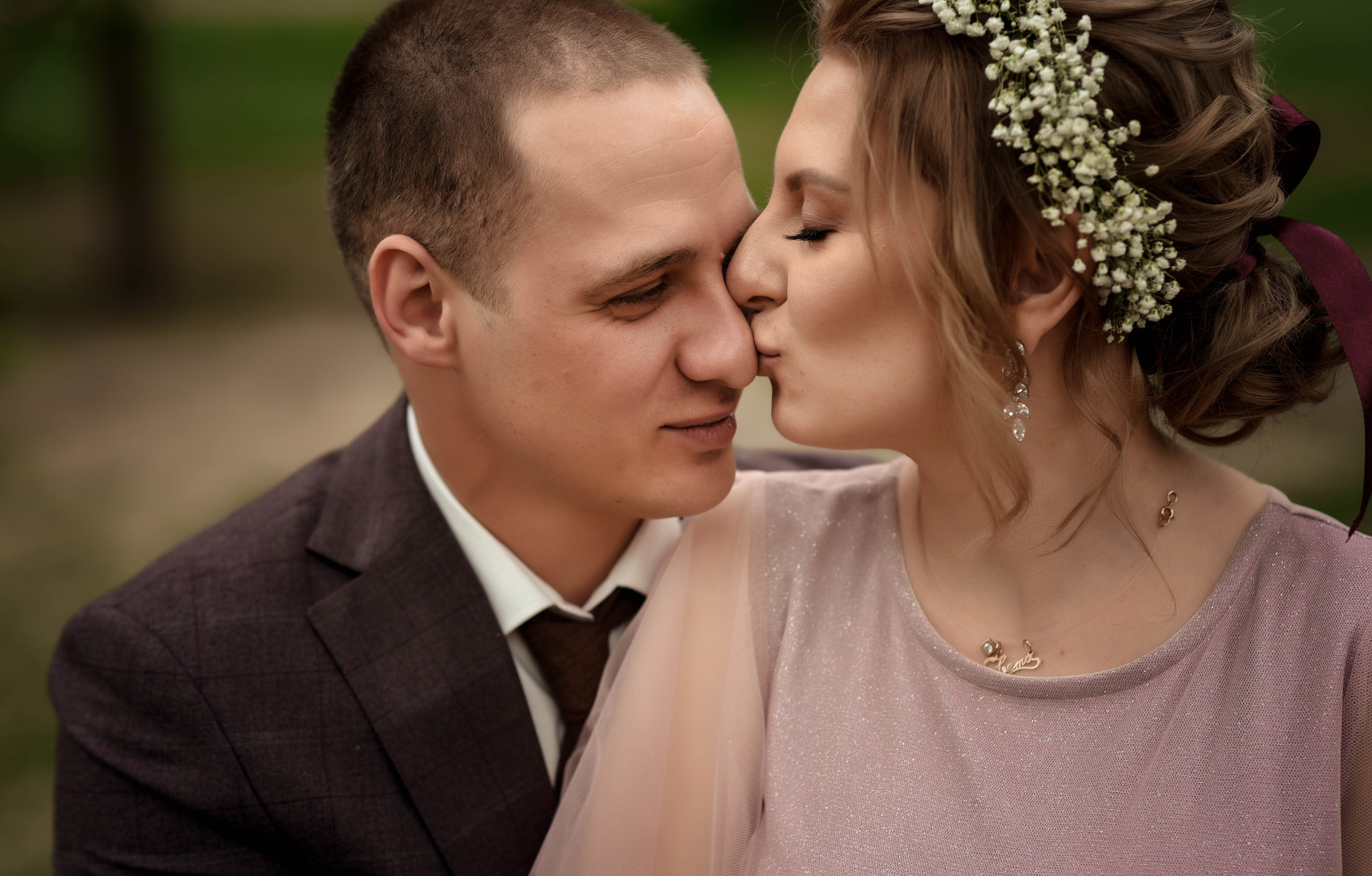 Цветущий май. Свадебная прогулка Андрея и Светланы. Свадебный, семейный, детский, контент фотограф в Омске Максим Ильин