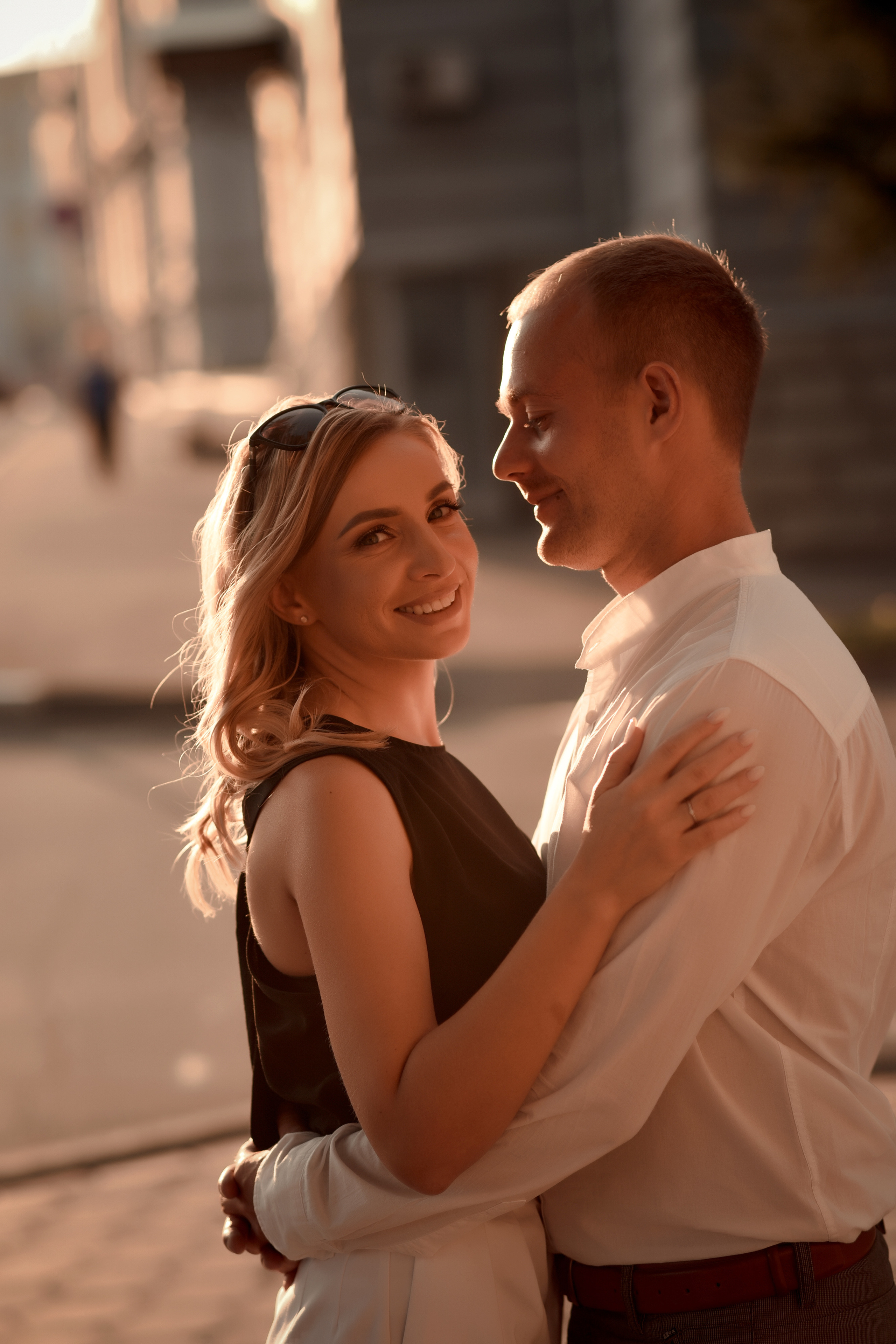 Love story в двух локациях город и природа. Свадебный, семейный, детский, контент фотограф в Омске Максим Ильин