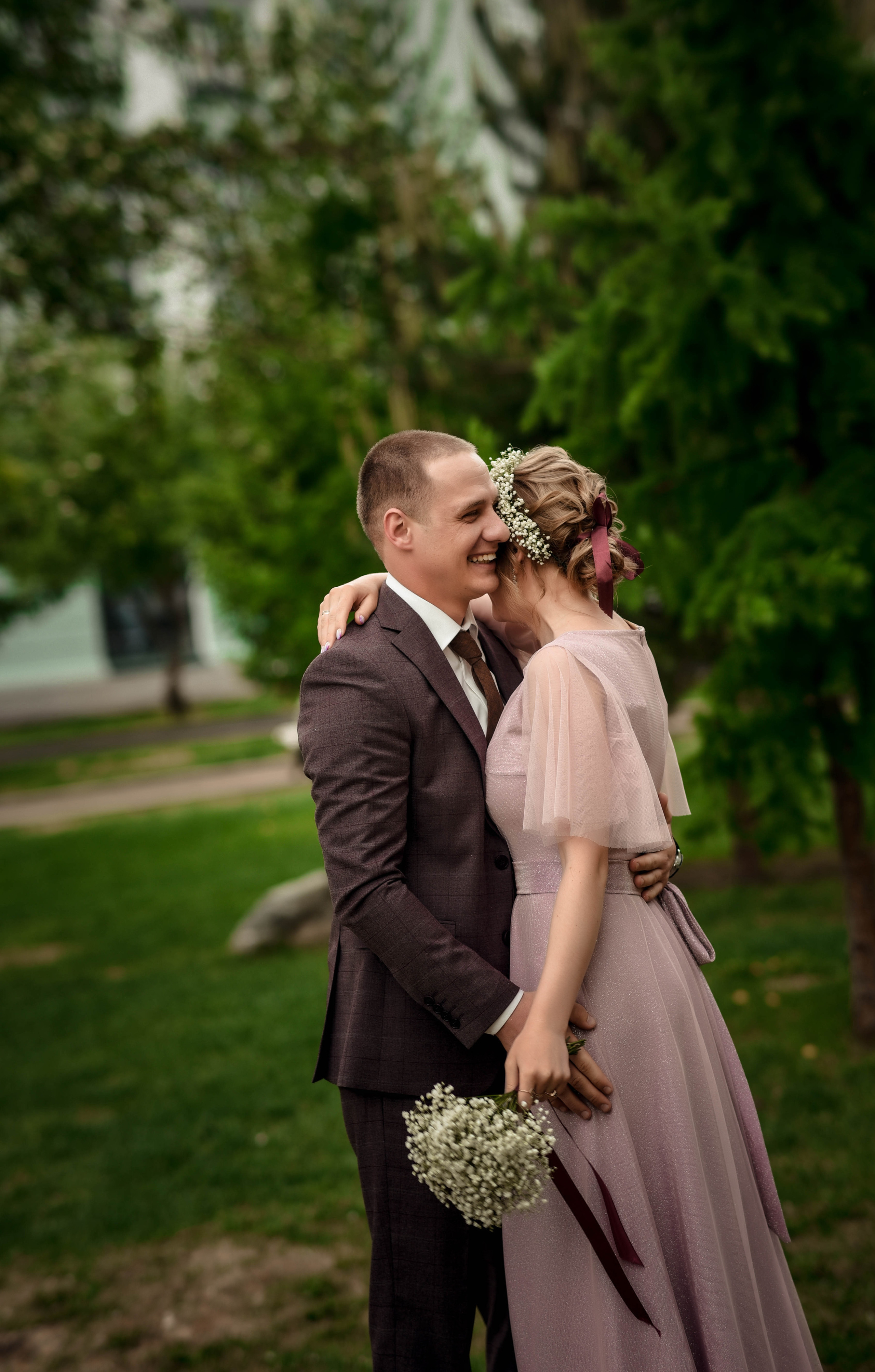 Цветущий май. Свадебная прогулка Андрея и Светланы. Свадебный, семейный, детский, контент фотограф в Омске Максим Ильин