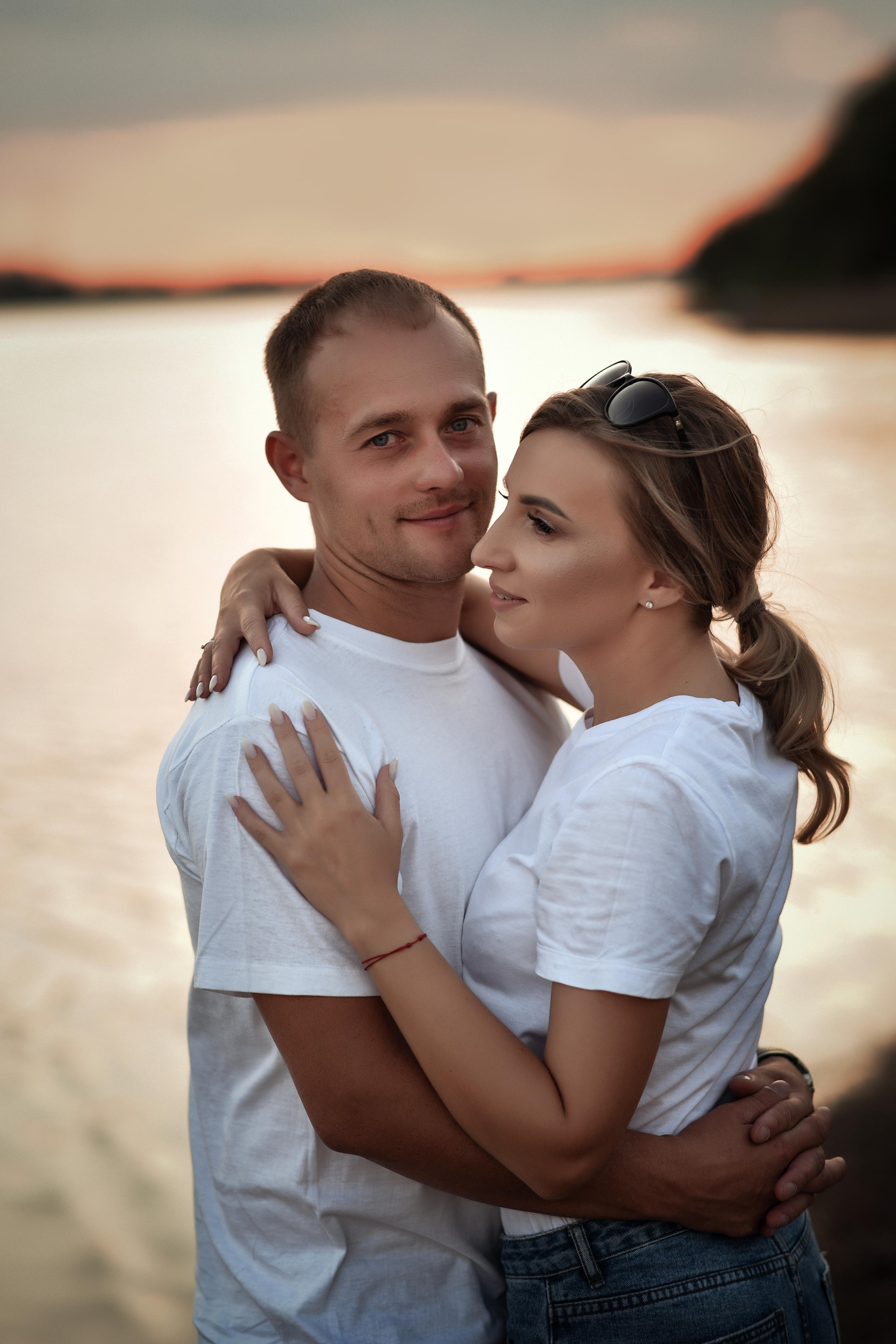 Love story в двух локациях город и природа. Свадебный, семейный, детский, контент фотограф в Омске Максим Ильин