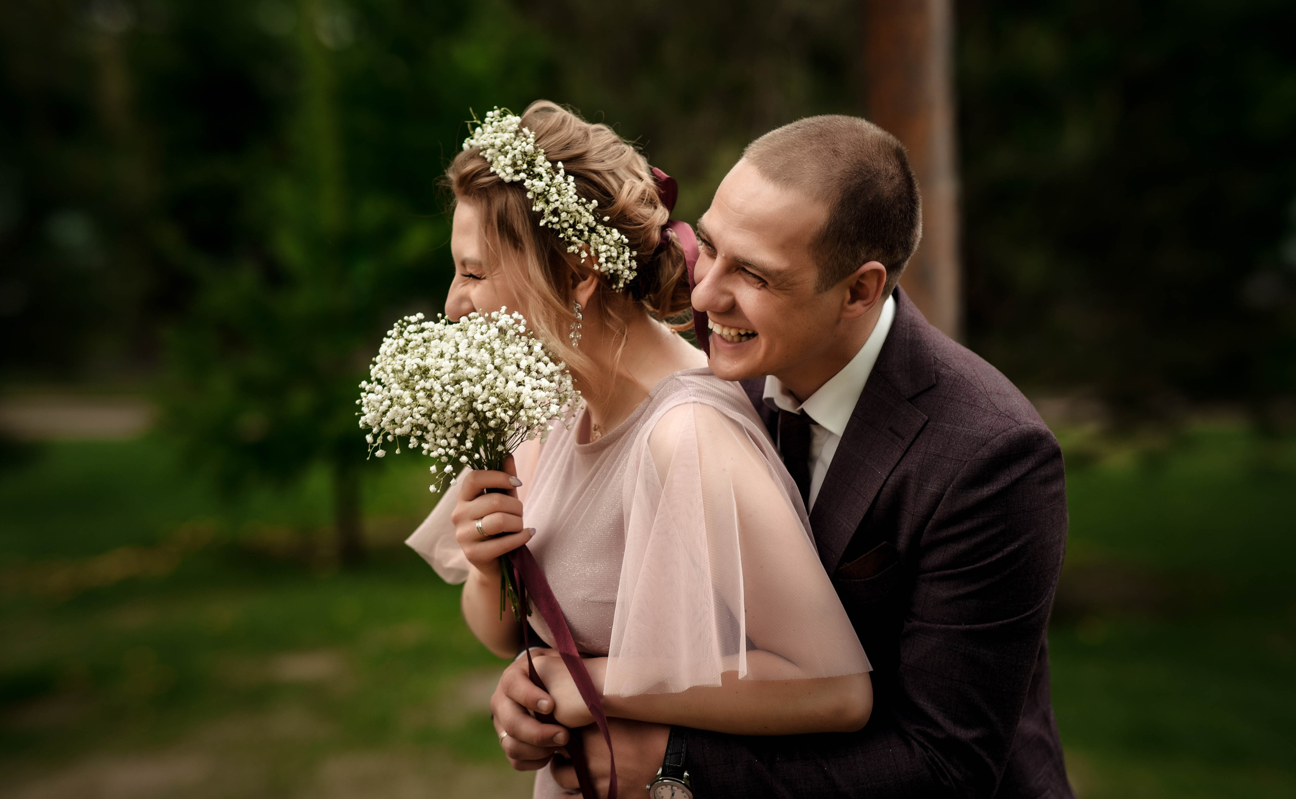 Цветущий май. Свадебная прогулка Андрея и Светланы. Свадебный, семейный, детский, контент фотограф в Омске Максим Ильин
