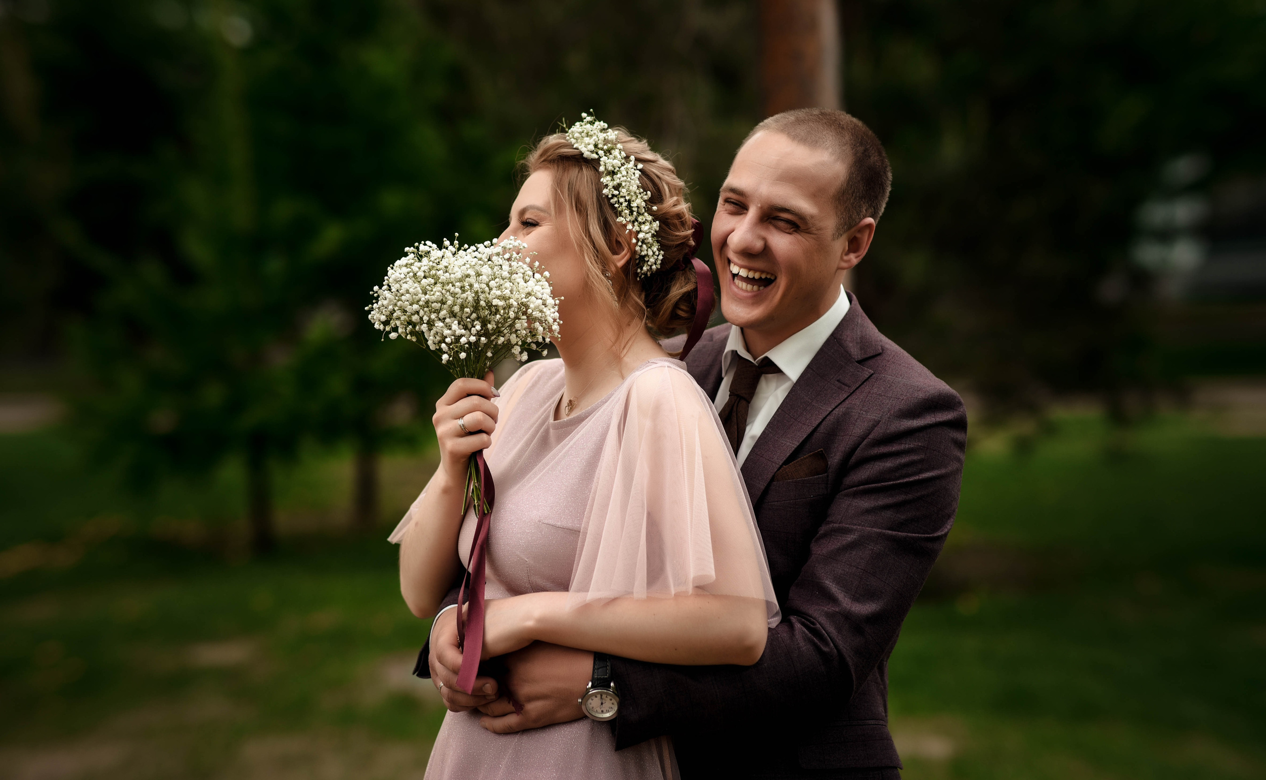 Цветущий май. Свадебная прогулка Андрея и Светланы. Свадебный, семейный, детский, контент фотограф в Омске Максим Ильин