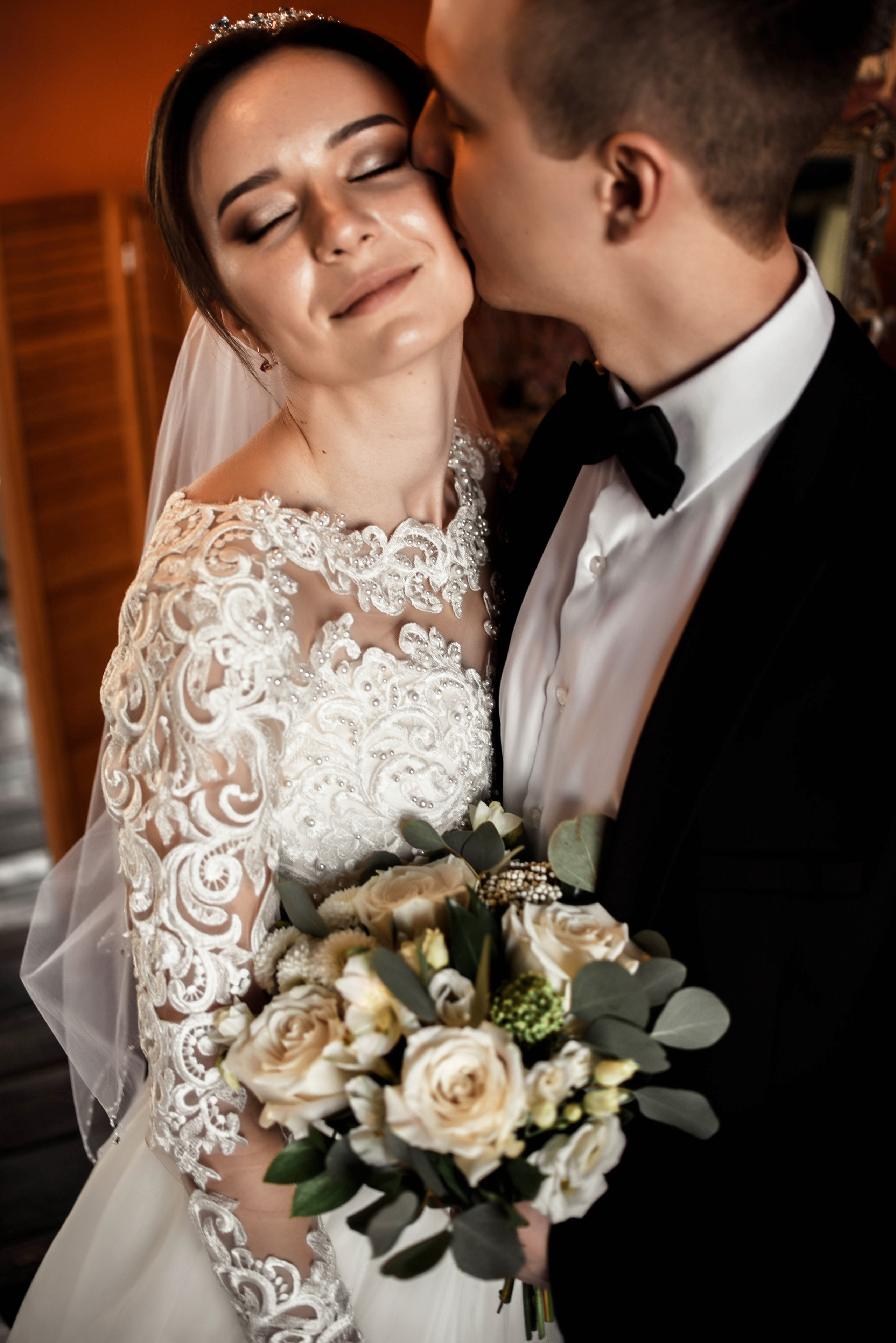 Весенняя, романтичная свадебная серия Владислава и Валентины. Свадебный, семейный, детский, контент фотограф в Омске Максим Ильин