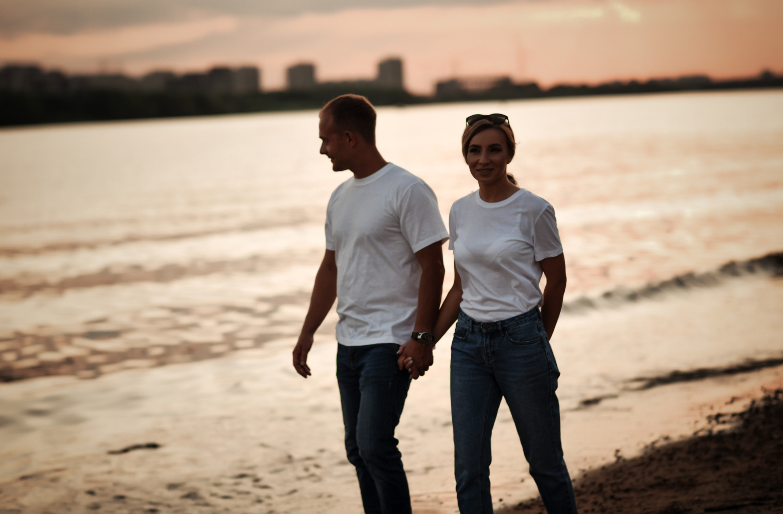 Love story в двух локациях город и природа. Свадебный, семейный, детский, контент фотограф в Омске Максим Ильин