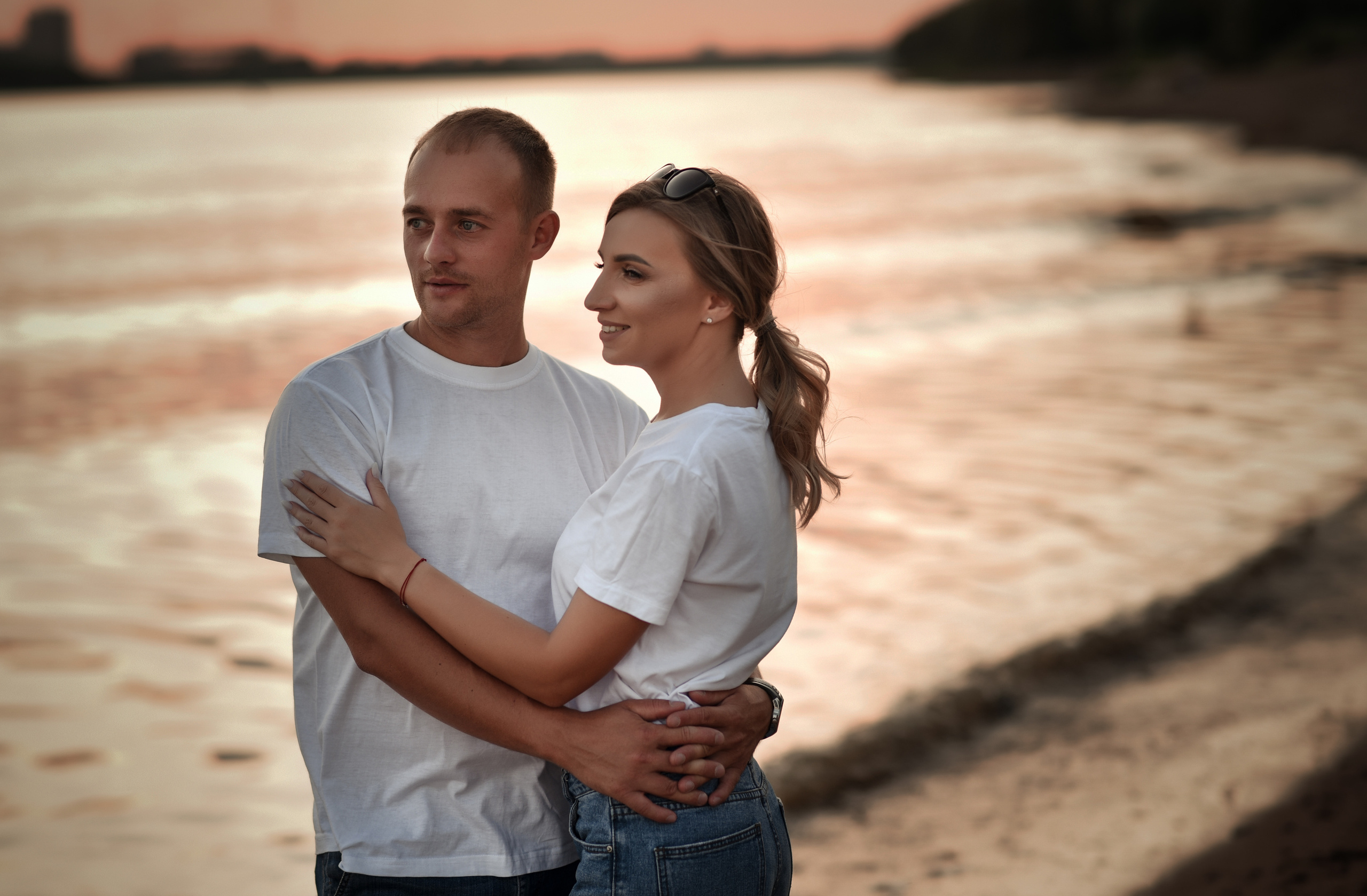 Love story в двух локациях город и природа. Свадебный, семейный, детский, контент фотограф в Омске Максим Ильин