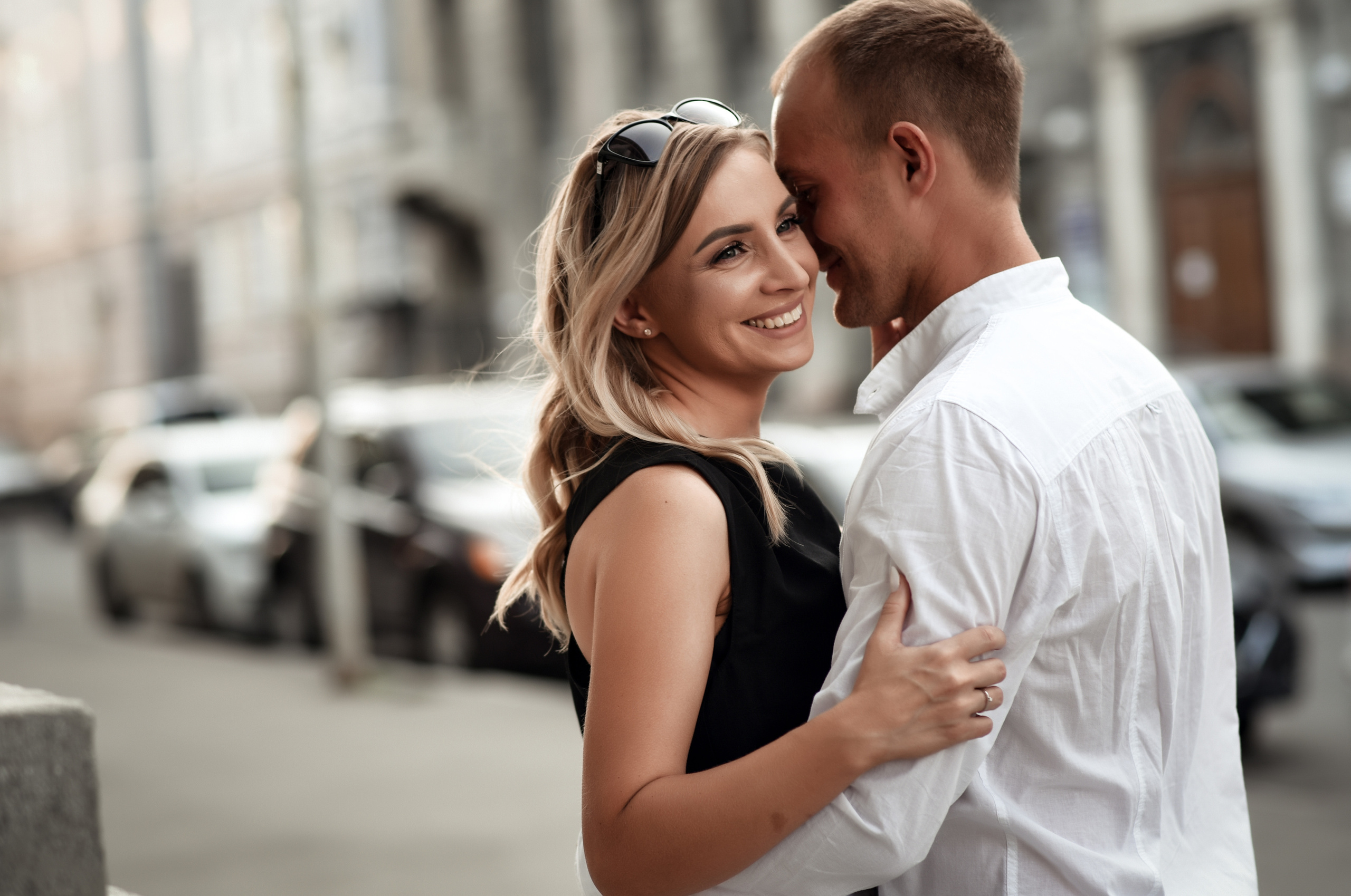 Love story в двух локациях город и природа. Свадебный, семейный, детский, контент фотограф в Омске Максим Ильин