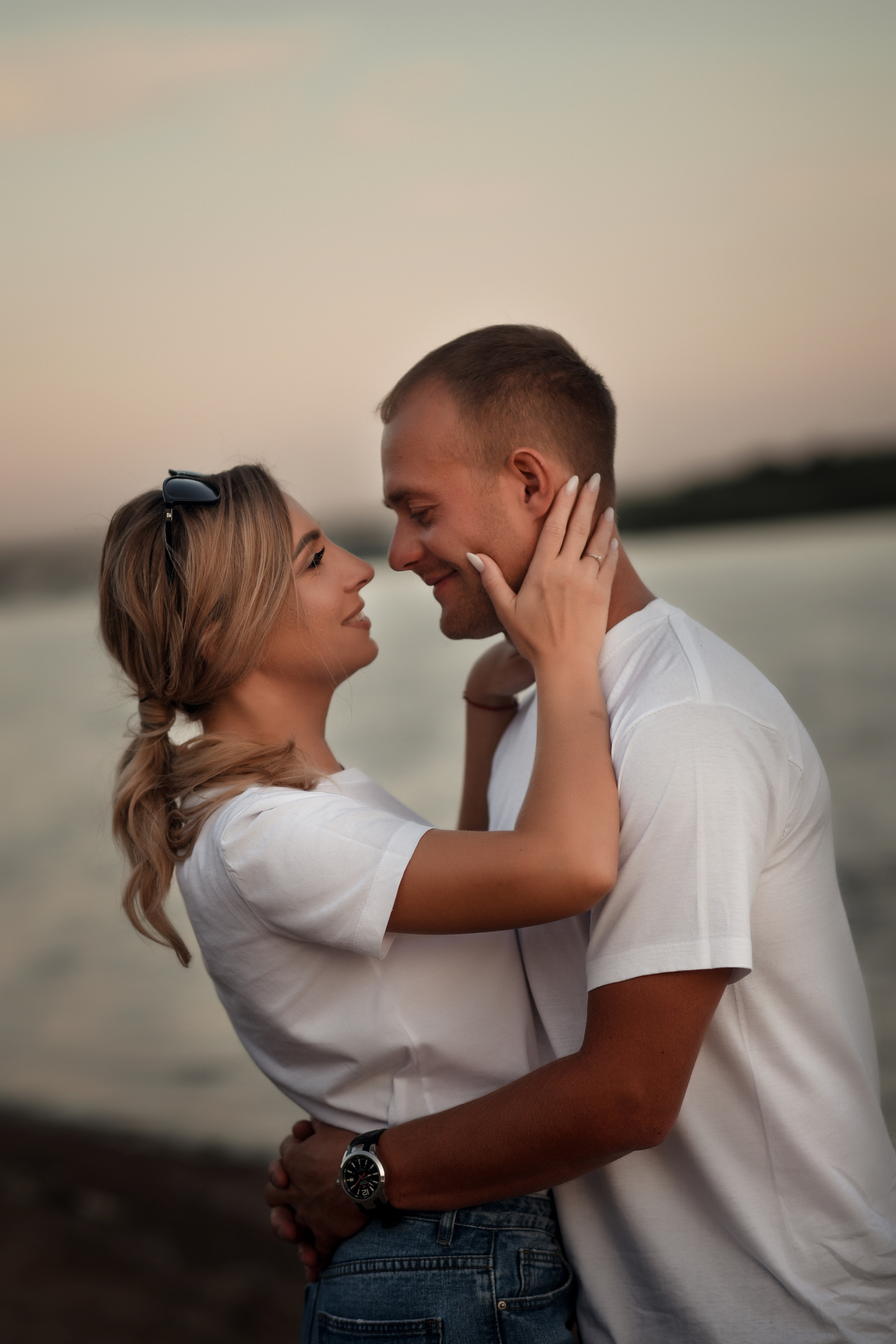 Love story в двух локациях город и природа. Свадебный, семейный, детский, контент фотограф в Омске Максим Ильин