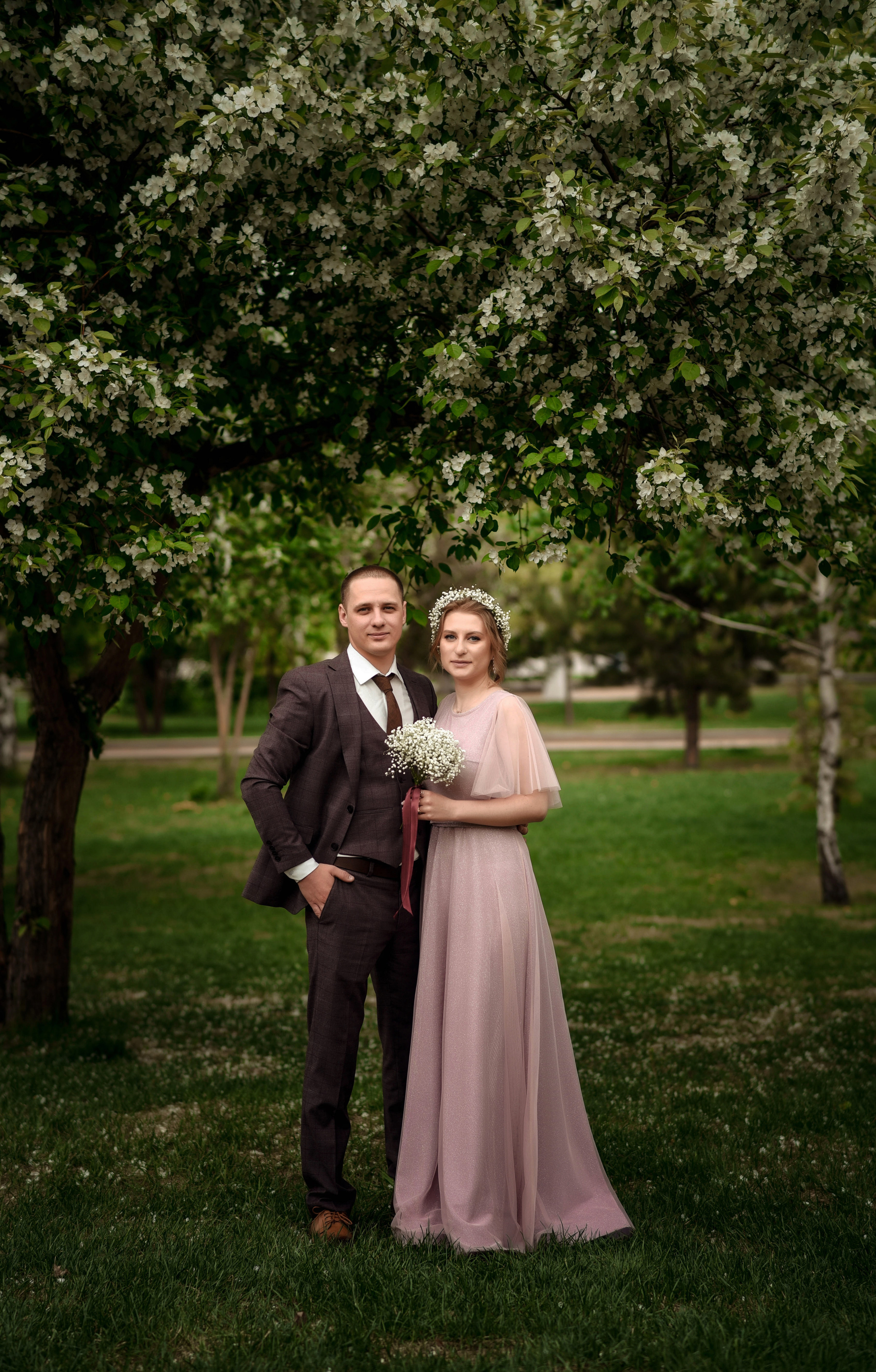 Цветущий май. Свадебная прогулка Андрея и Светланы. Свадебный, семейный, детский, контент фотограф в Омске Максим Ильин