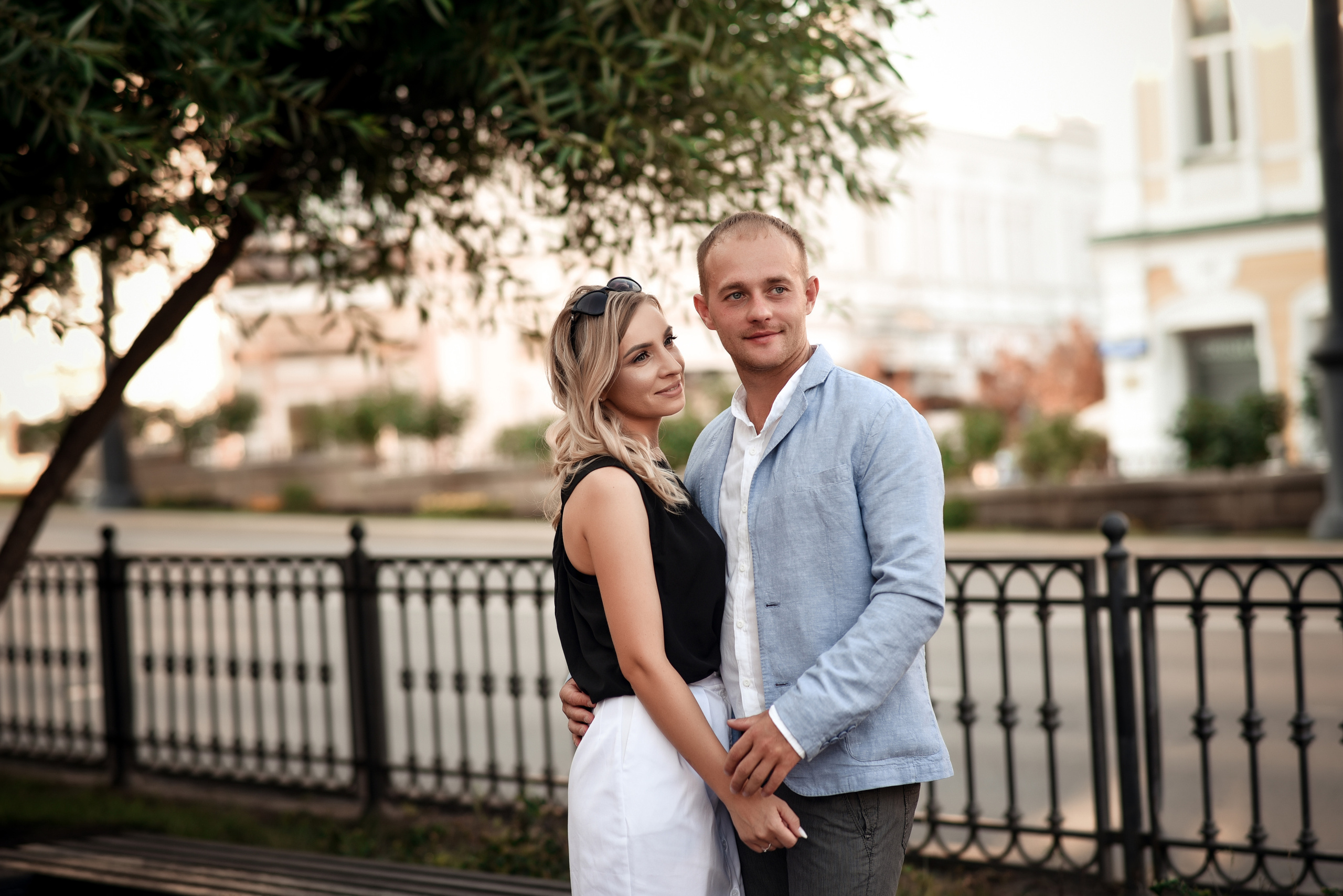 Love story в двух локациях город и природа. Свадебный, семейный, детский, контент фотограф в Омске Максим Ильин