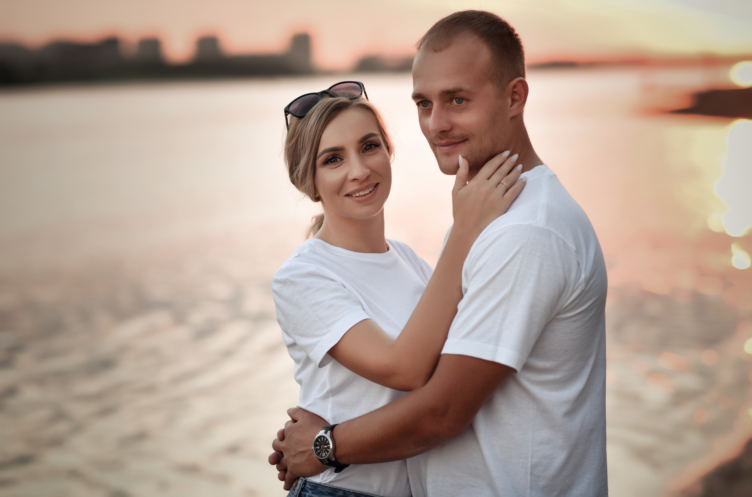 Love story в двух локациях город и природа. Свадебный, семейный, детский, контент фотограф в Омске Максим Ильин