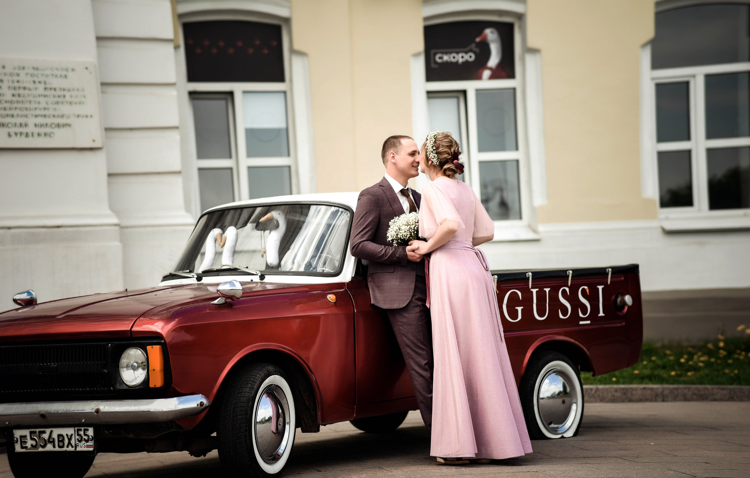 Цветущий май. Свадебная прогулка Андрея и Светланы. Свадебный, семейный, детский, контент фотограф в Омске Максим Ильин