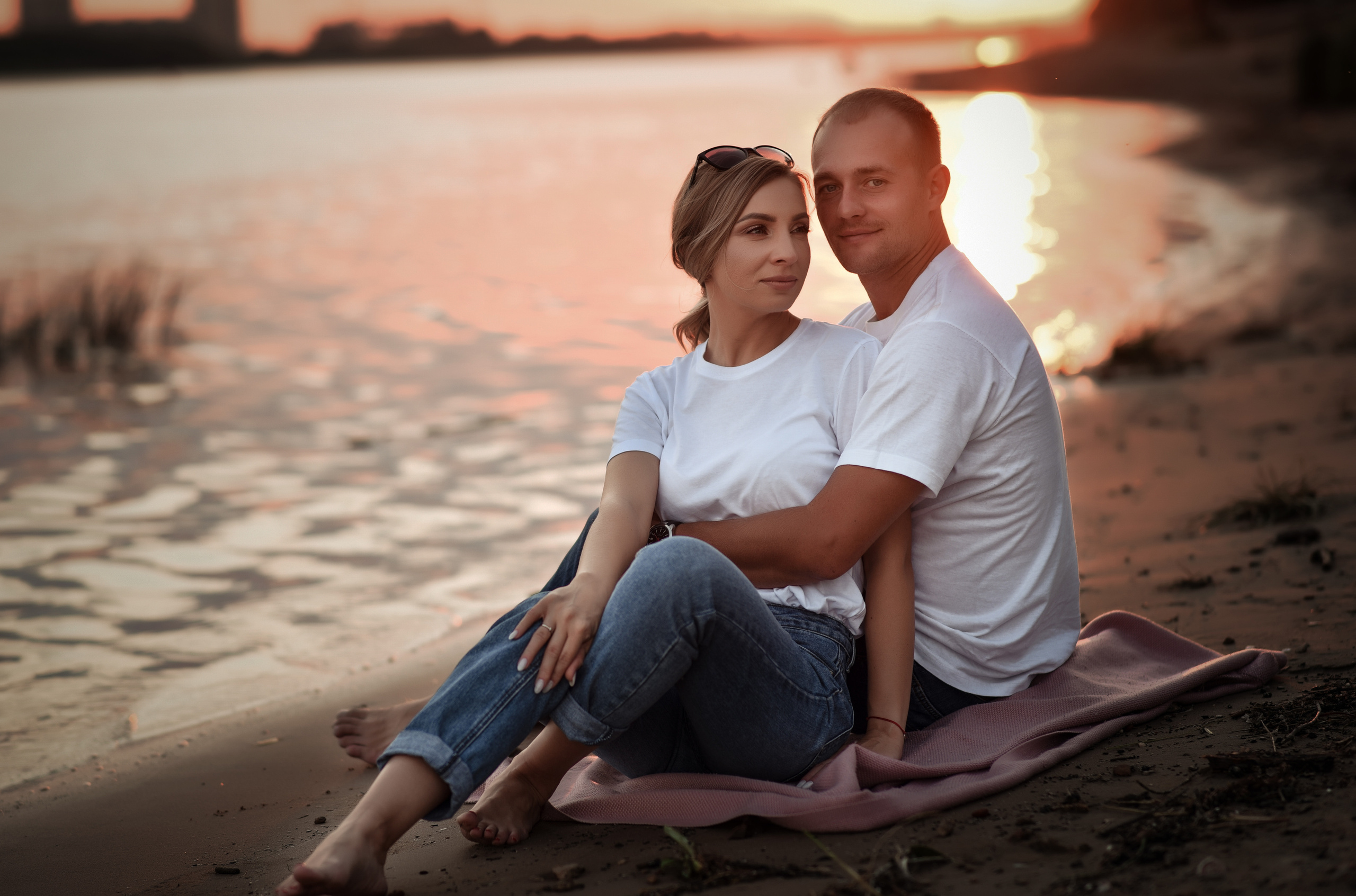 Love story в двух локациях город и природа. Свадебный, семейный, детский, контент фотограф в Омске Максим Ильин