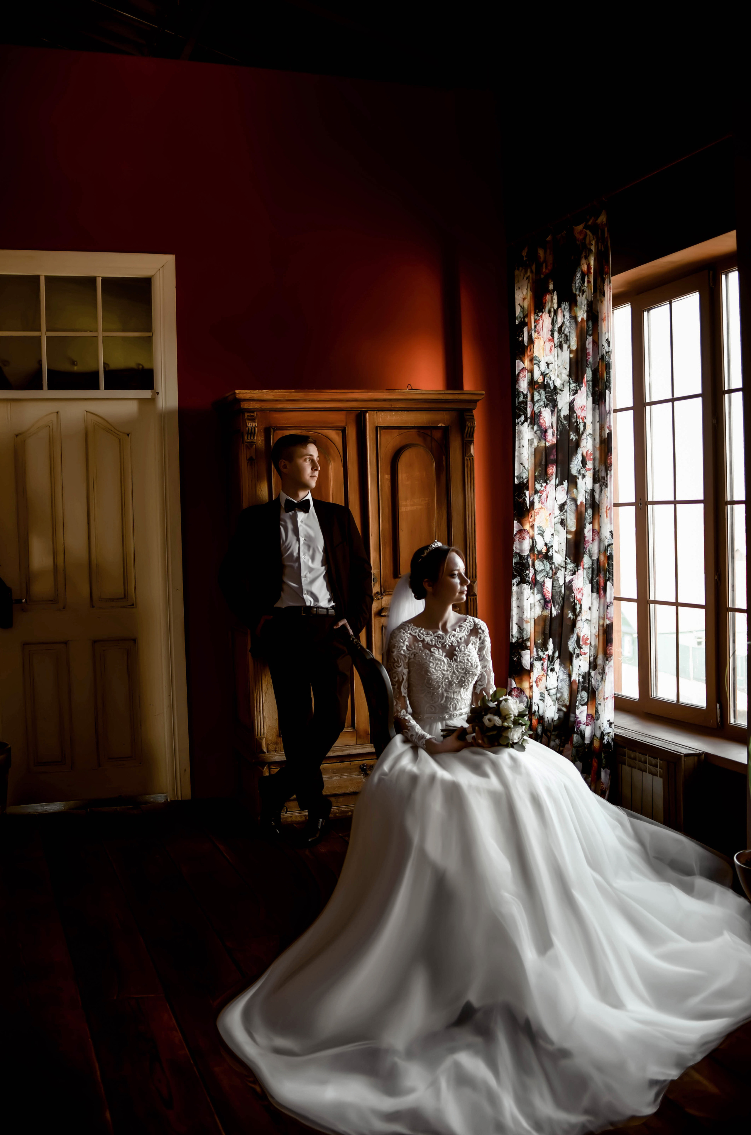 Весенняя, романтичная свадебная серия Владислава и Валентины. Свадебный, семейный, детский, контент фотограф в Омске Максим Ильин