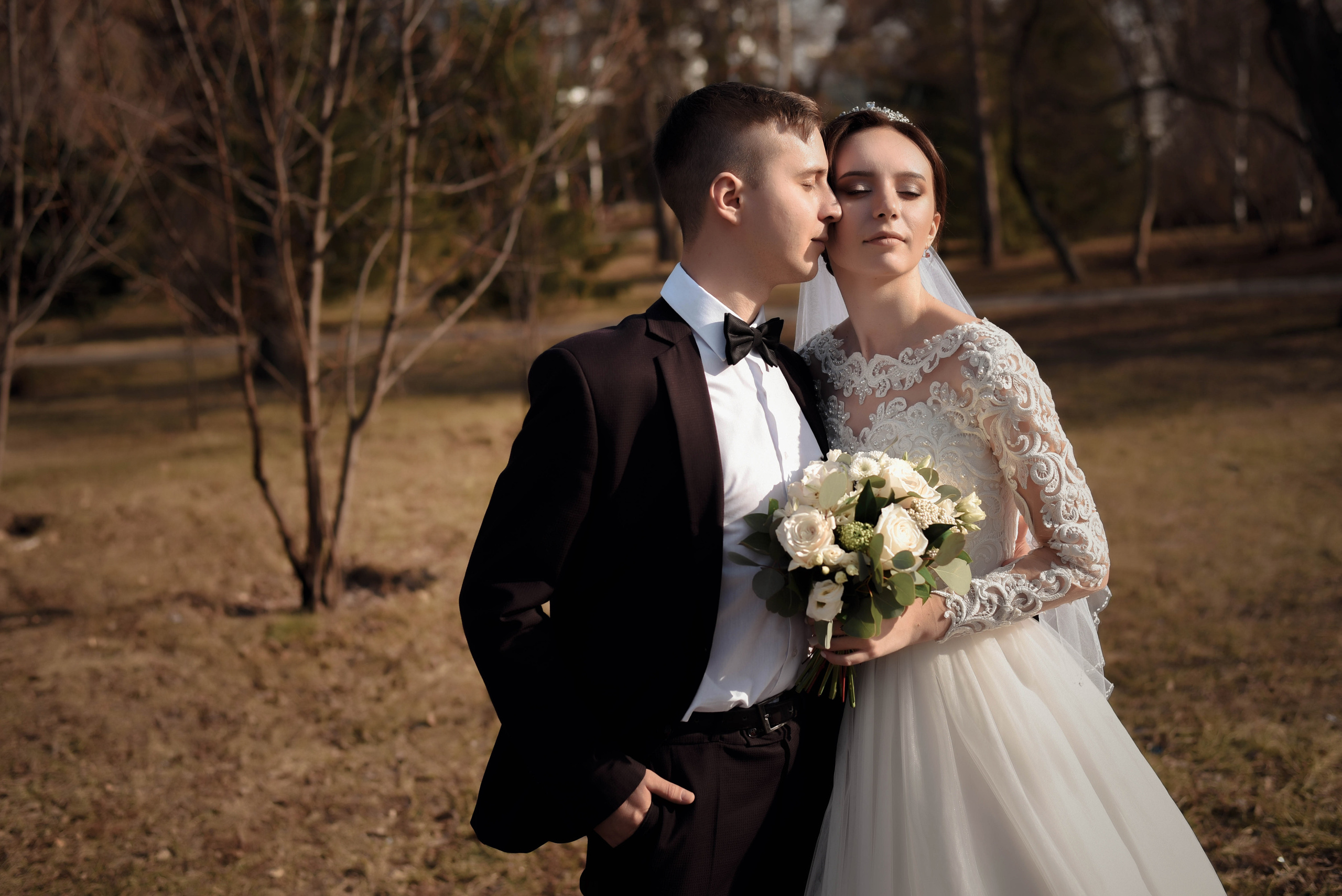 Весенняя, романтичная свадебная серия Владислава и Валентины. Свадебный, семейный, детский, контент фотограф в Омске Максим Ильин