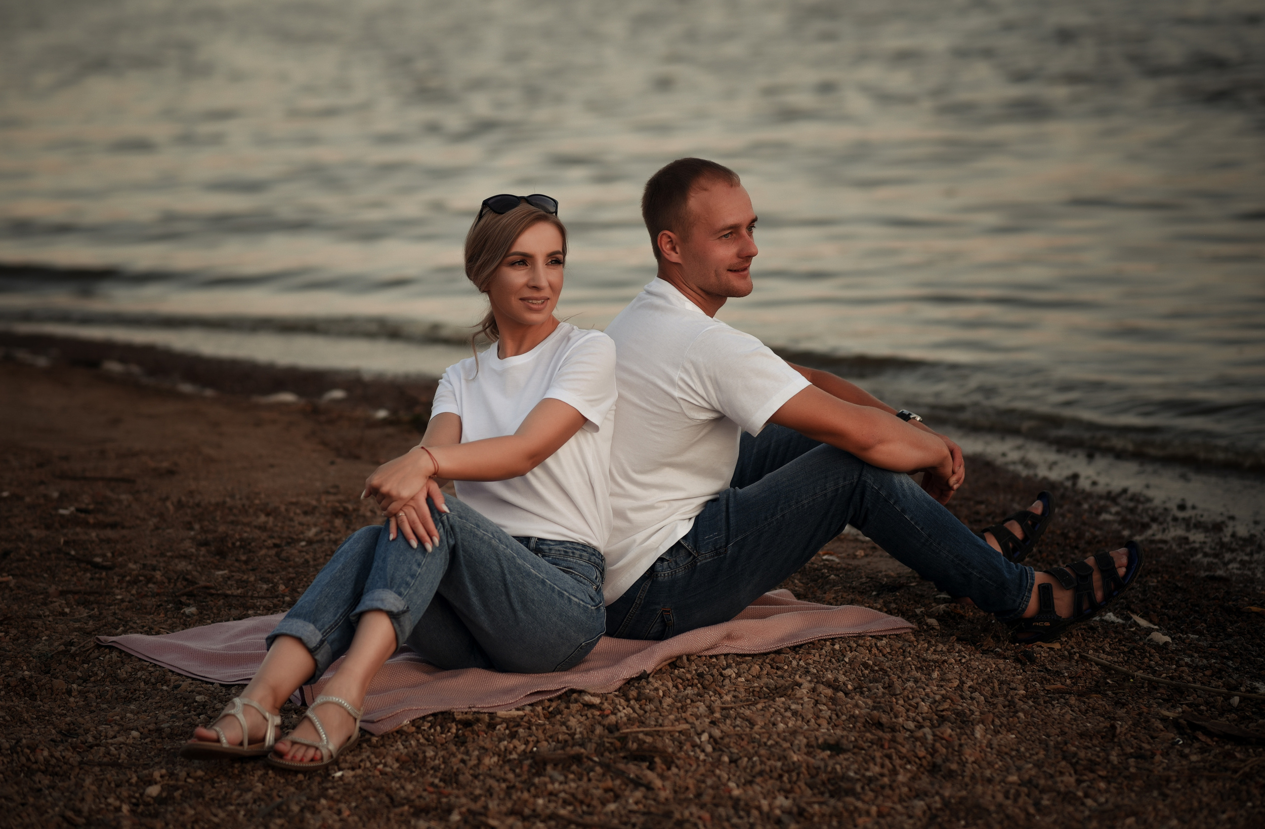 Love story в двух локациях город и природа. Свадебный, семейный, детский, контент фотограф в Омске Максим Ильин