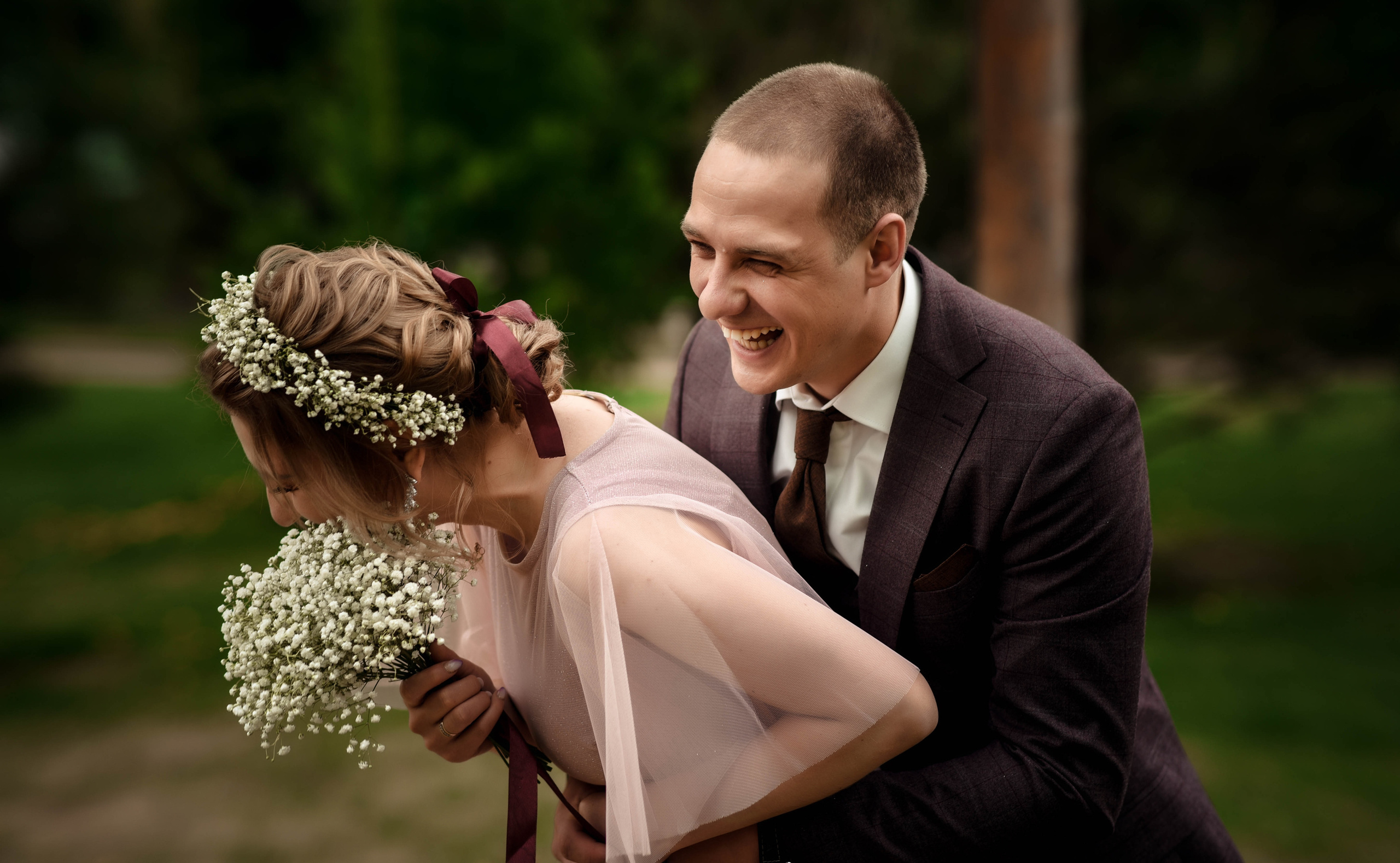 Цветущий май. Свадебная прогулка Андрея и Светланы. Свадебный, семейный, детский, контент фотограф в Омске Максим Ильин