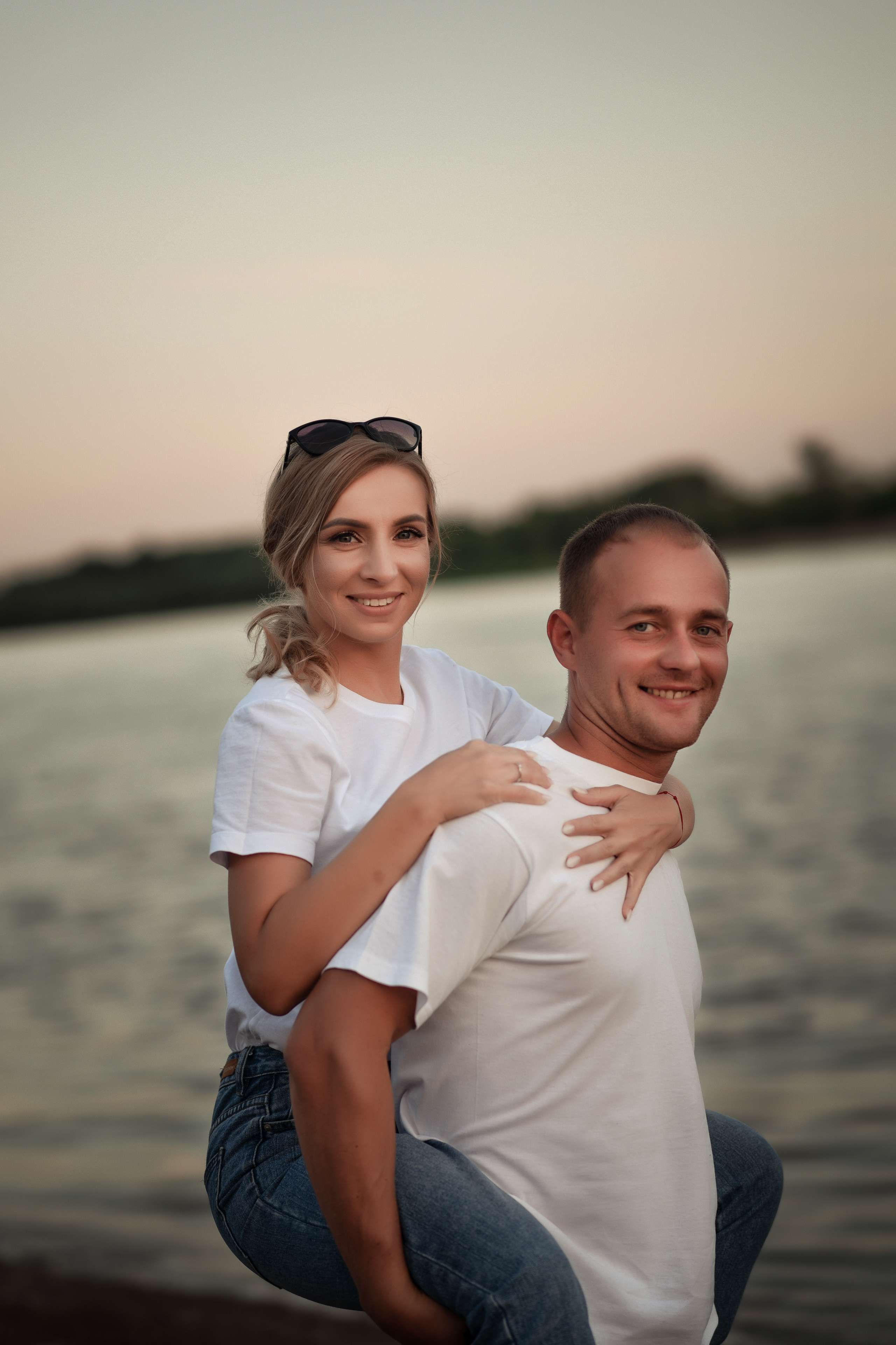 Love story в двух локациях город и природа. Свадебный, семейный, детский, контент фотограф в Омске Максим Ильин