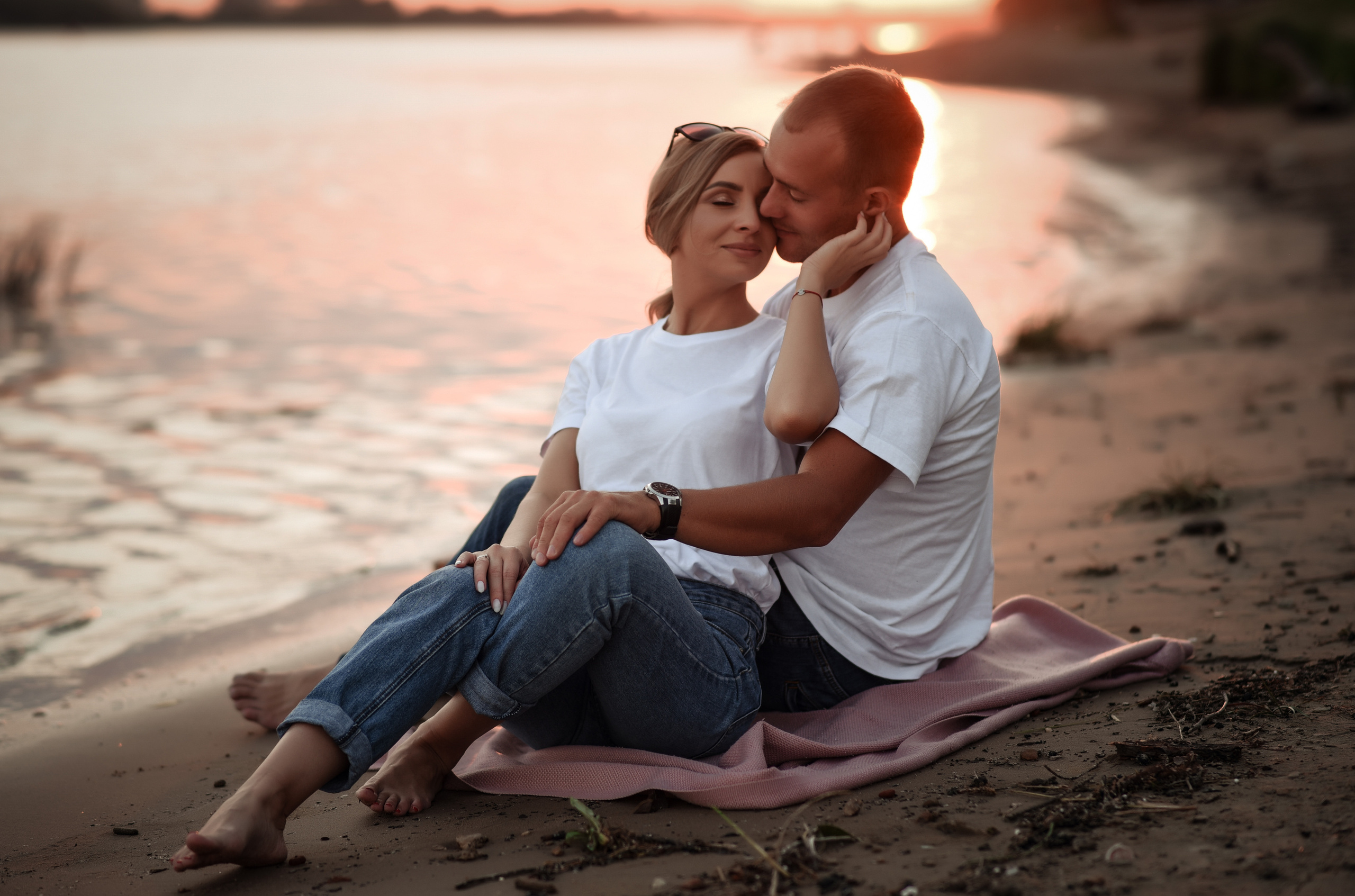 Love story в двух локациях город и природа. Свадебный, семейный, детский, контент фотограф в Омске Максим Ильин