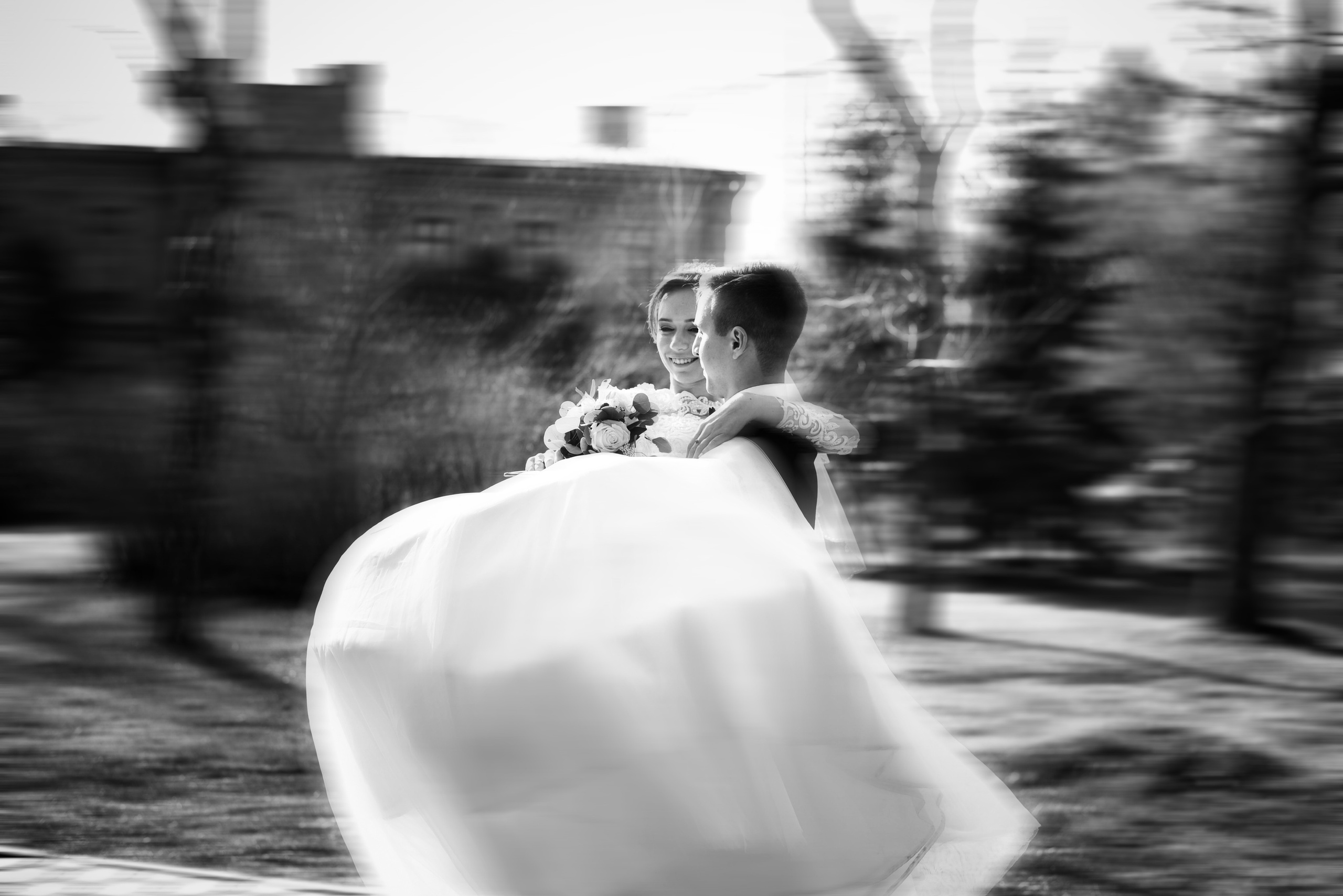 Весенняя, романтичная свадебная серия Владислава и Валентины. Свадебный, семейный, детский, контент фотограф в Омске Максим Ильин