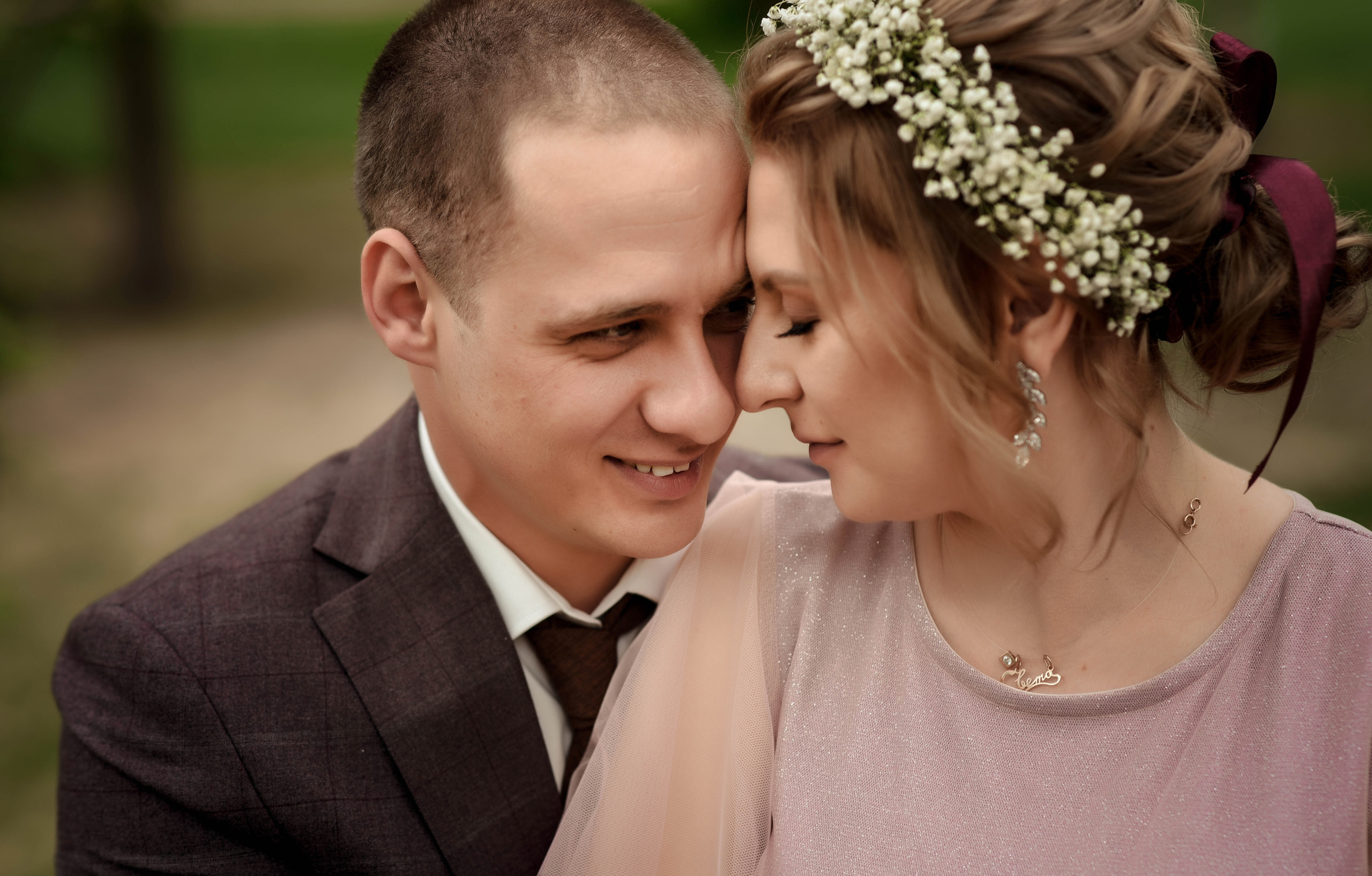 Цветущий май. Свадебная прогулка Андрея и Светланы. Свадебный, семейный, детский, контент фотограф в Омске Максим Ильин