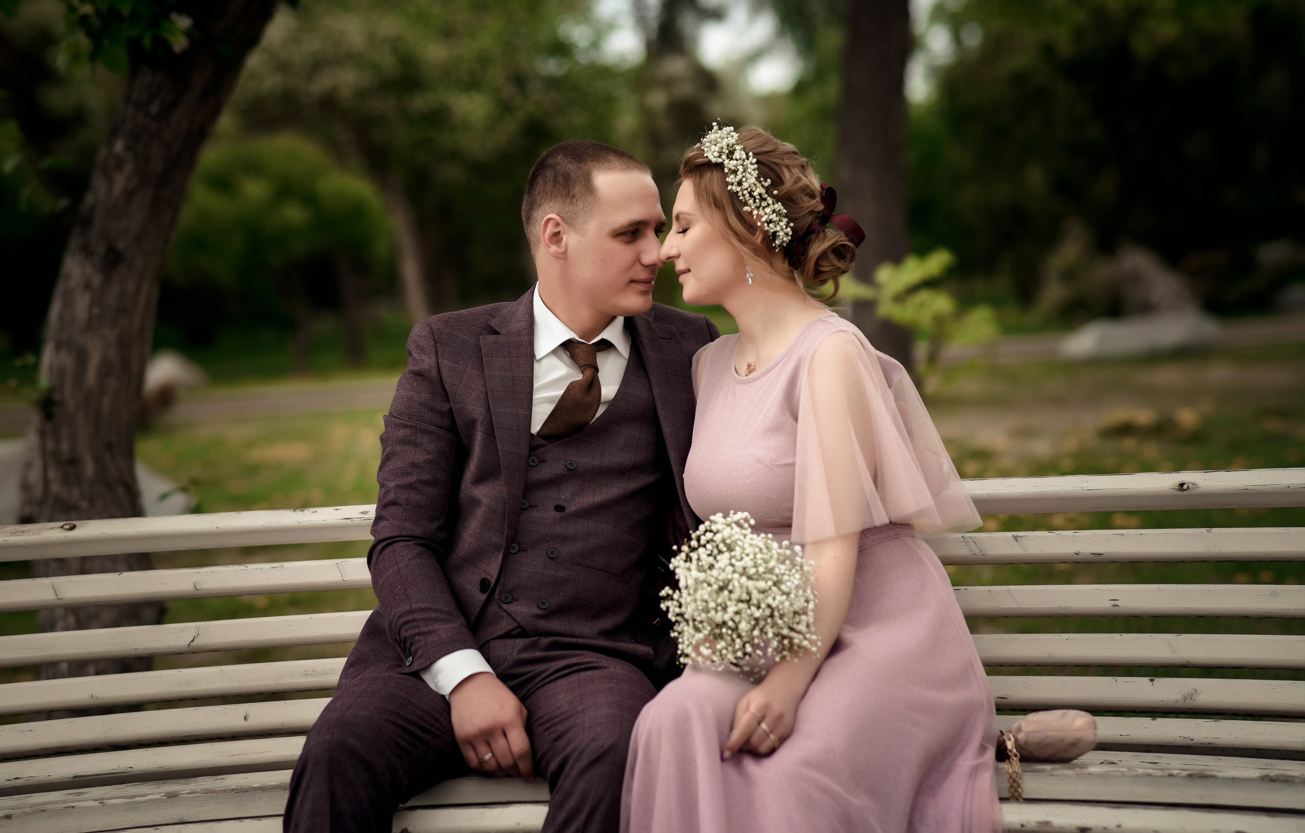 Цветущий май. Свадебная прогулка Андрея и Светланы. Свадебный, семейный, детский, контент фотограф в Омске Максим Ильин