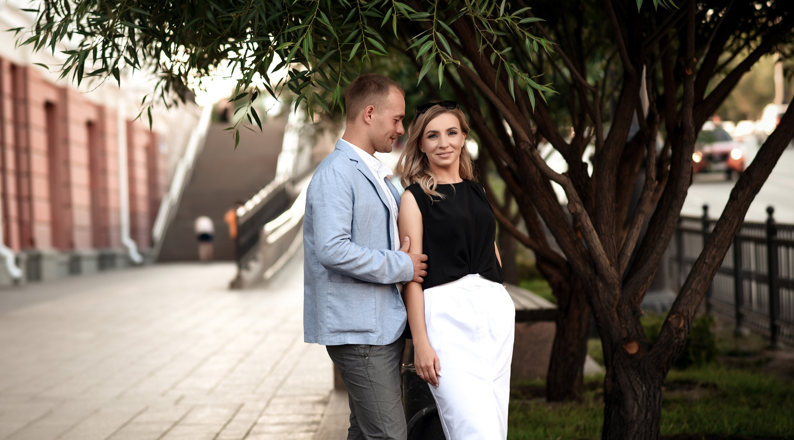 Love story в двух локациях город и природа. Свадебный, семейный, детский, контент фотограф в Омске Максим Ильин