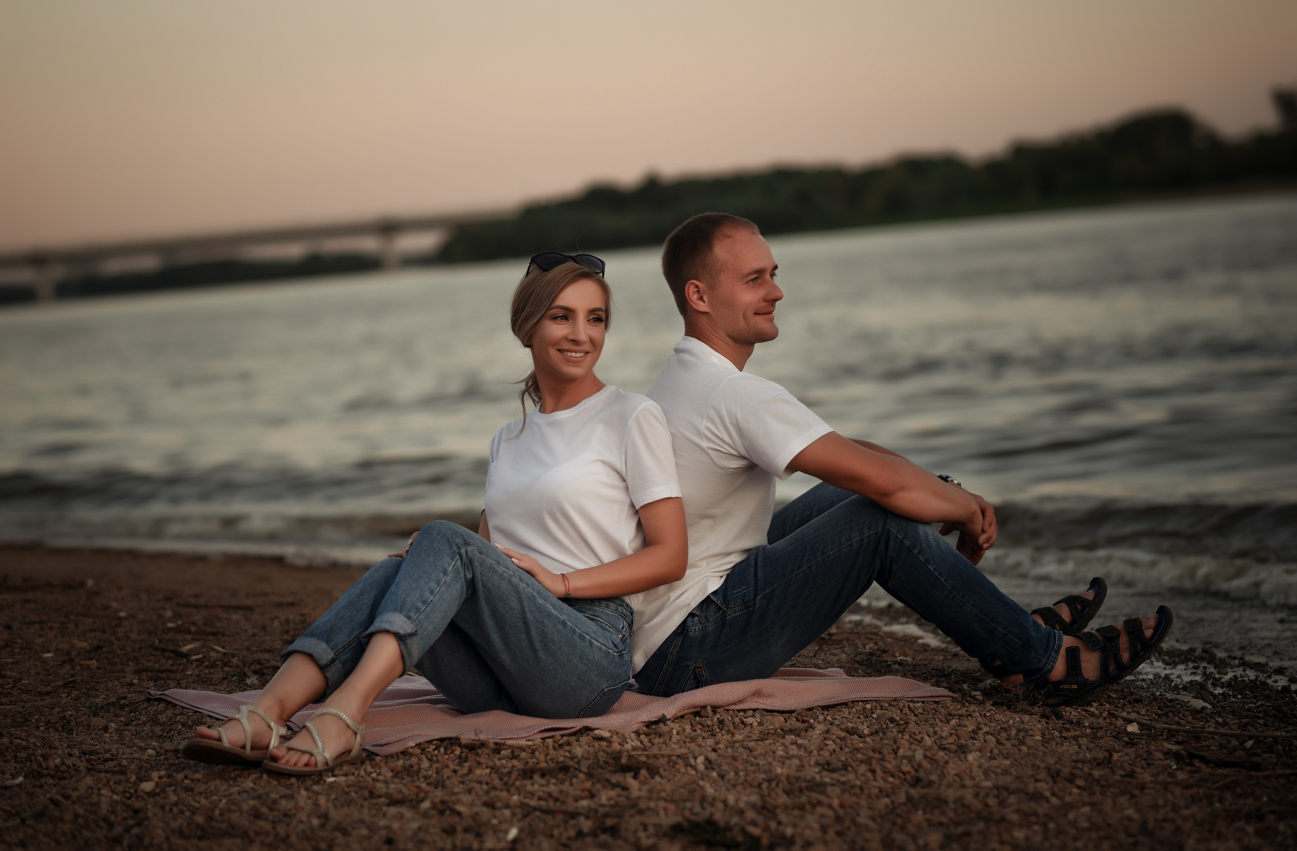 Love story в двух локациях город и природа. Свадебный, семейный, детский, контент фотограф в Омске Максим Ильин