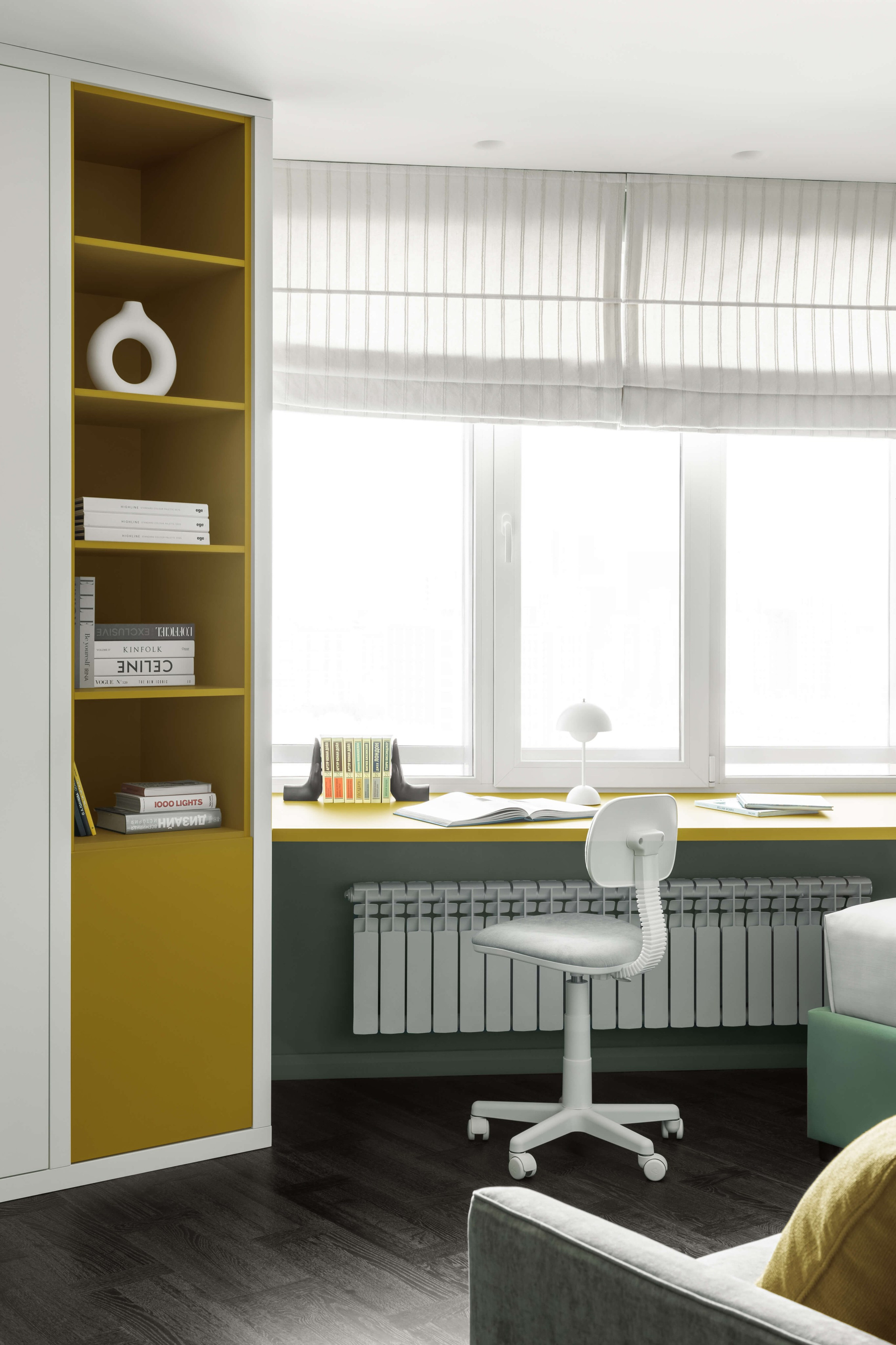 Рабочее место в детской — жёлтые встроенные полки, стул Ikea и настольная лампа Louis Poulsen.
